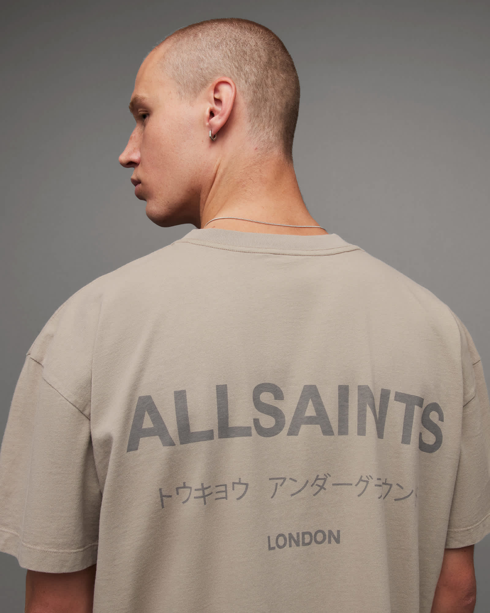 人気商品・限定商品ばかりの「超得 半額福袋」が販売開始 STONE T-Shirt Neck Crew Oversized Underground TAUPE ALLSAINTS | 応援グッズ