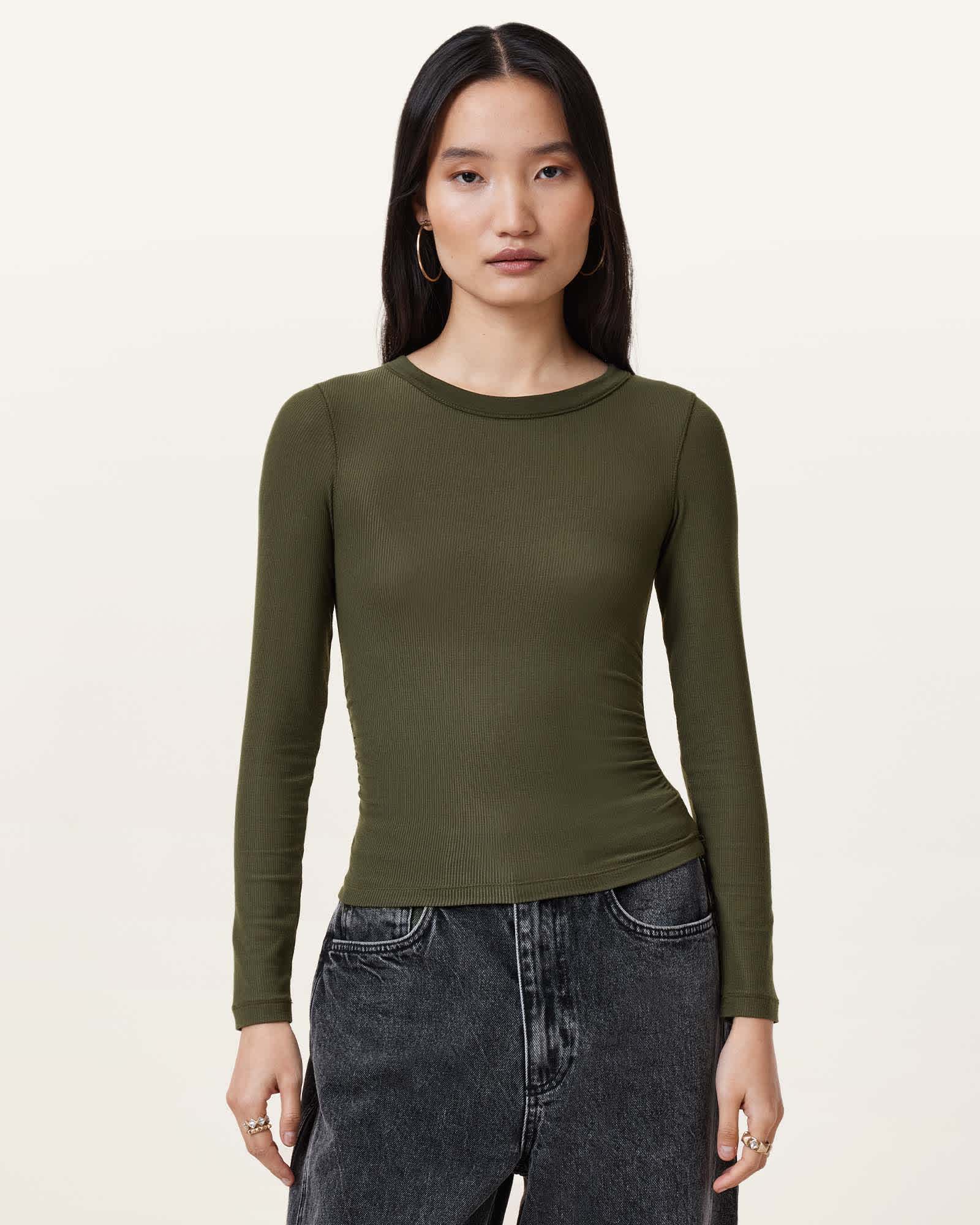 Bec Long Sleeve Ramskull T-Shirt GRAPE LEAF GREEN | ALLSAINTS US Bec Long Sleeve Ramskull T-Shirt GRAPE LEAF GREEN | ALLSAINTS US