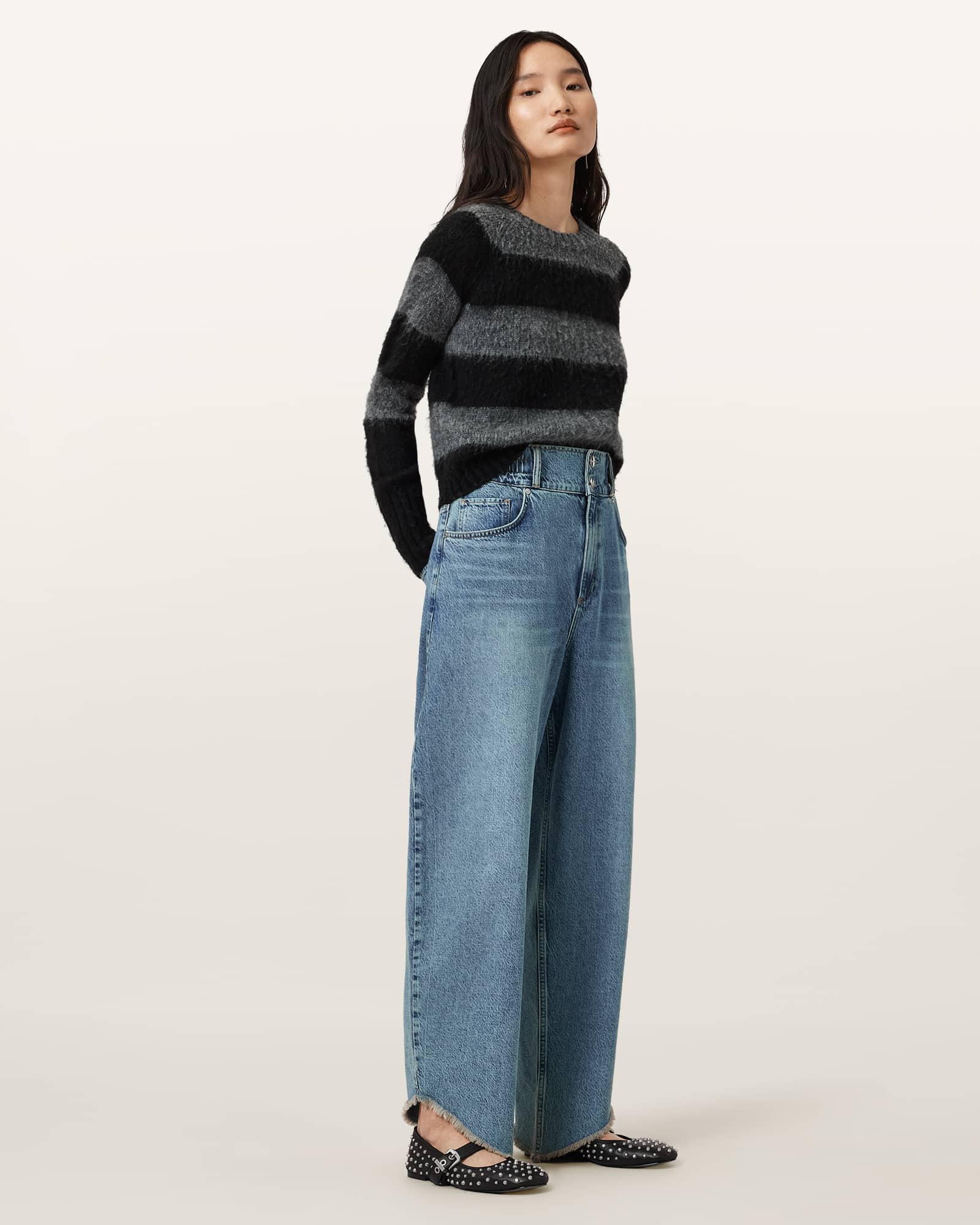Taylor Frayed Barrel Leg Jeans