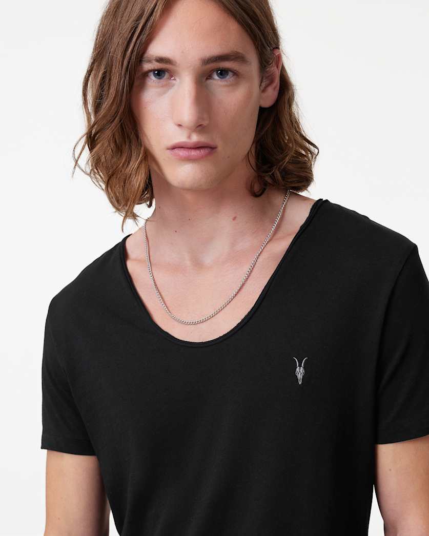 Tonic Scoop Neck Slim Ramskull T-Shirt