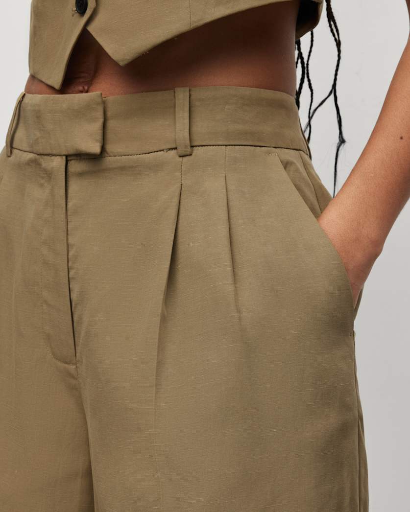 Deri Lyn Wide Fit Linen Blend Shorts