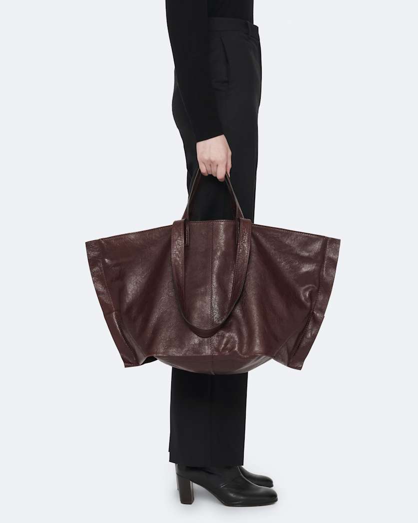 Leather tote bag