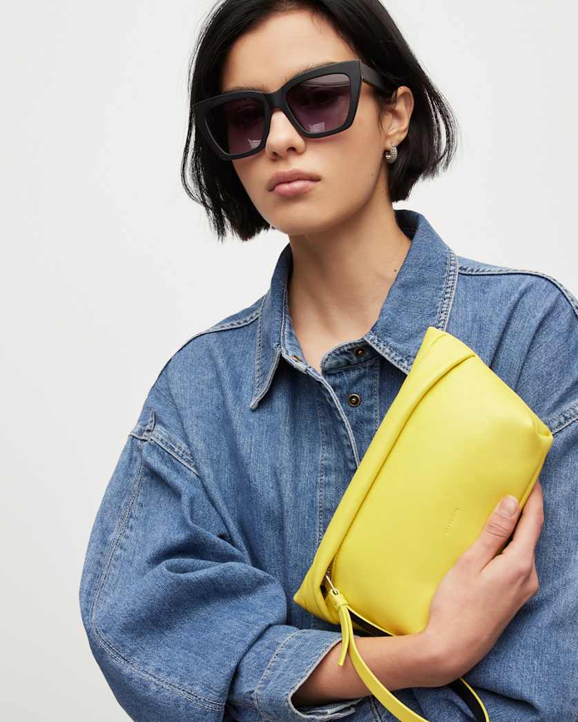 Paloma Leather Wristlet