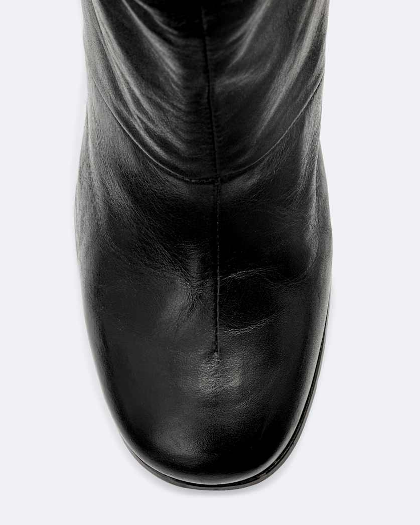 High pull on heeled boot