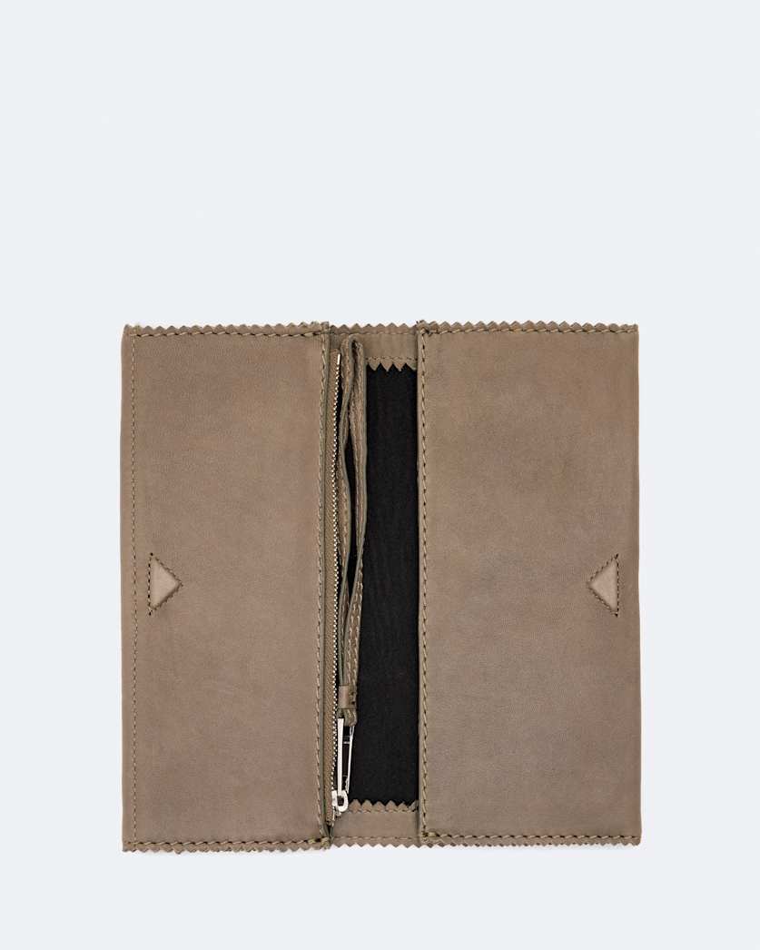 Pinked edge leather continental wallet