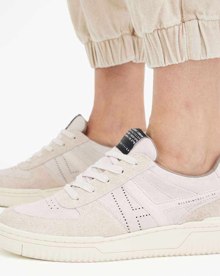 Vix Low Top Round Toe Suede Sneakers