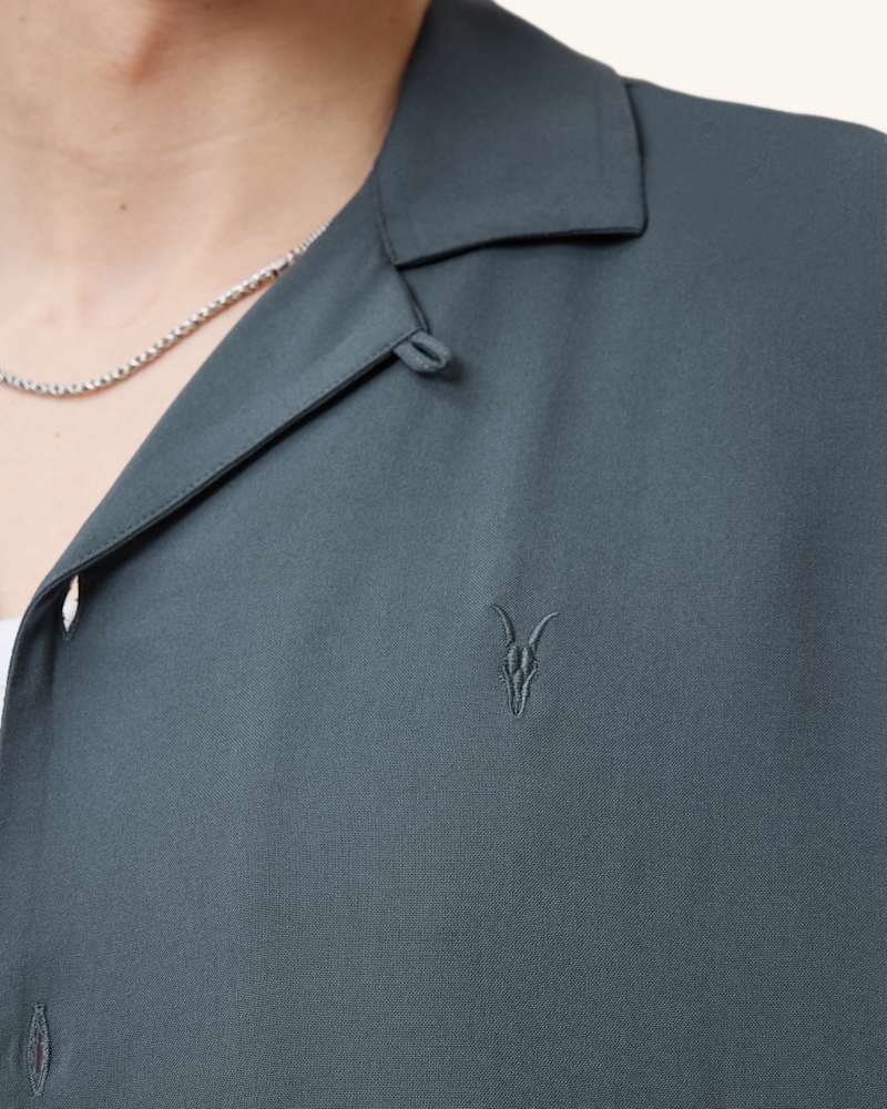 Venice Revere Collar Ramskull Shirt