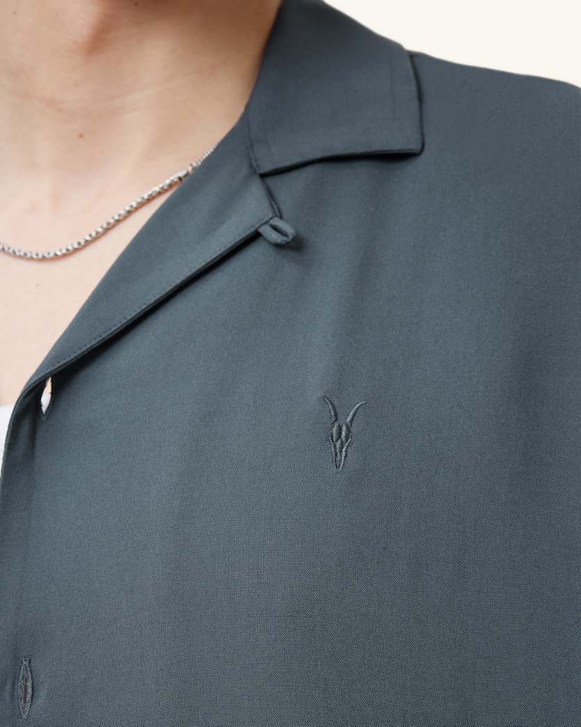 Venice Revere Collar Ramskull Shirt