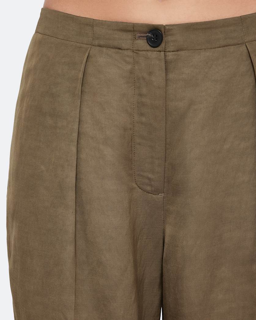 Relaxed pleated satin trousers