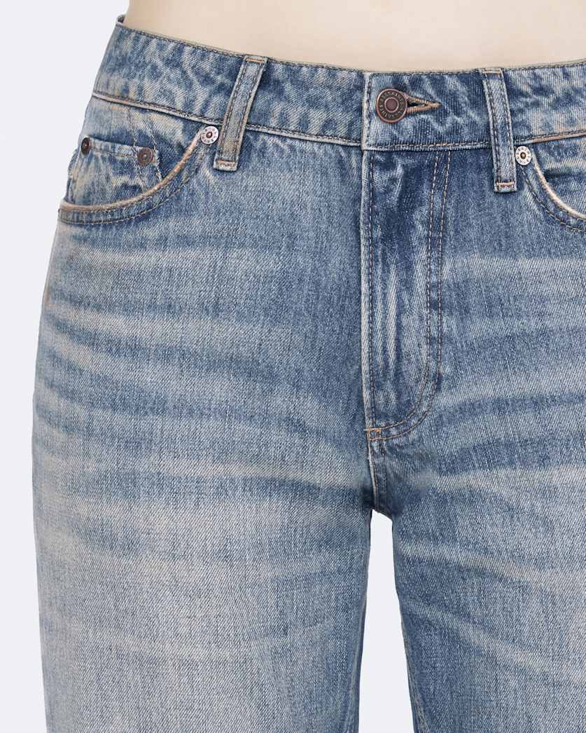 Tinted Light Indigo Nat Low-Rise Slim Jeans
