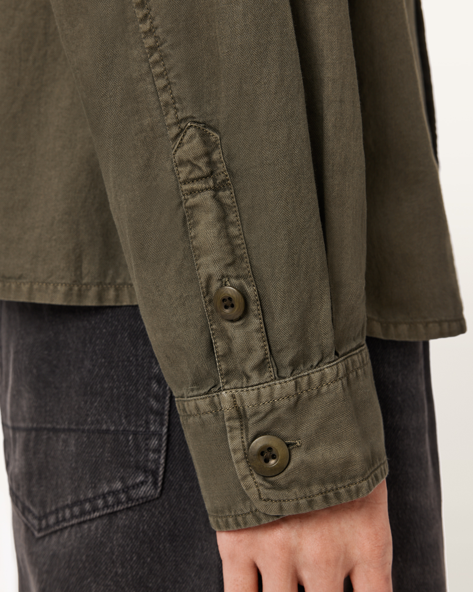 BUTTON CLOSURE