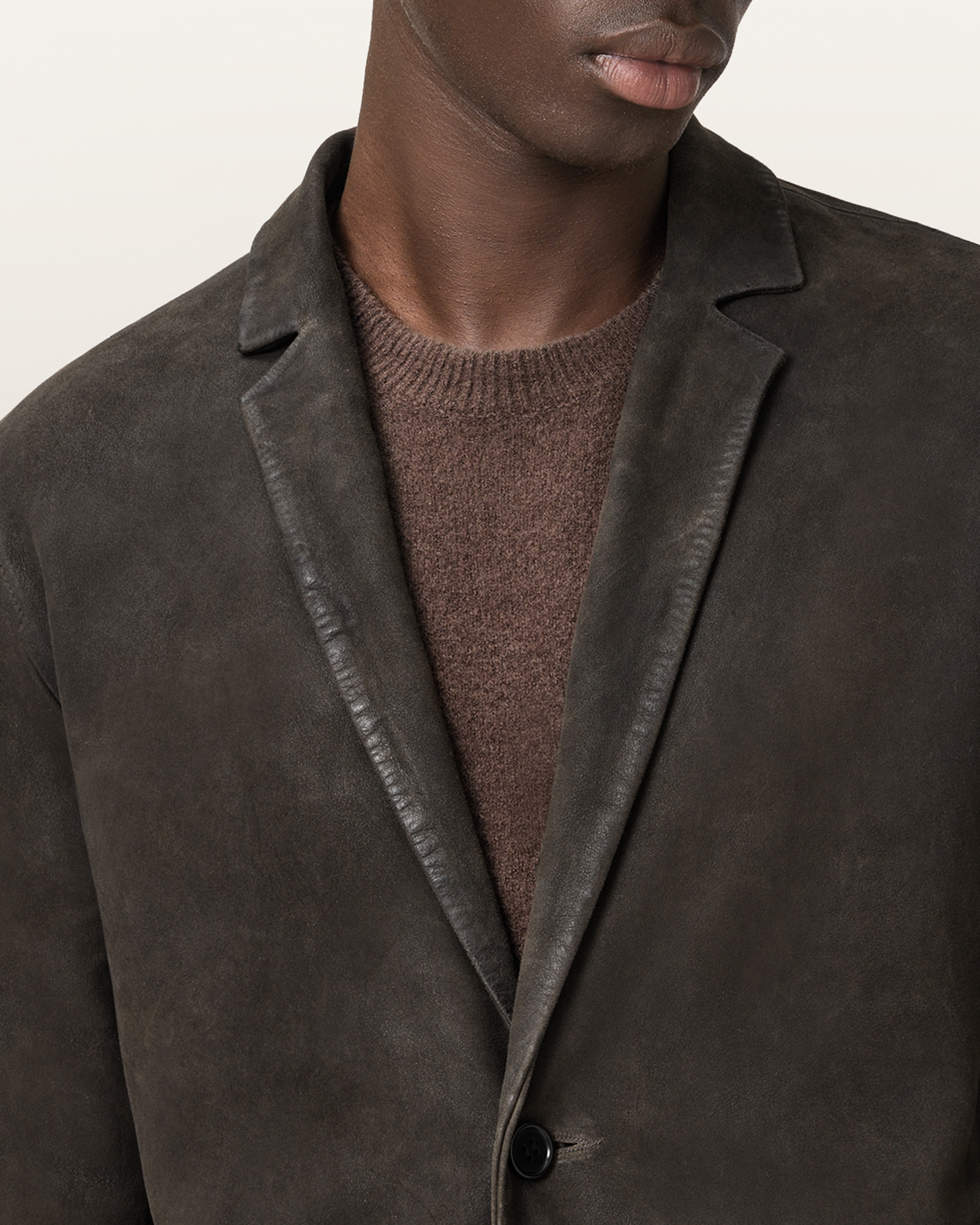 LAPEL COLLAR