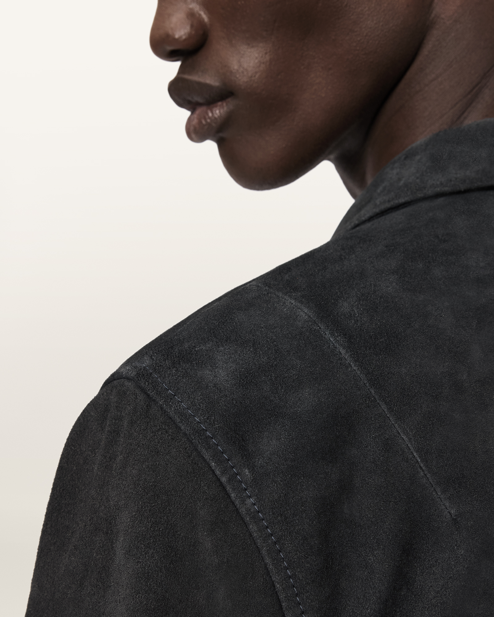 LAPEL COLLAR