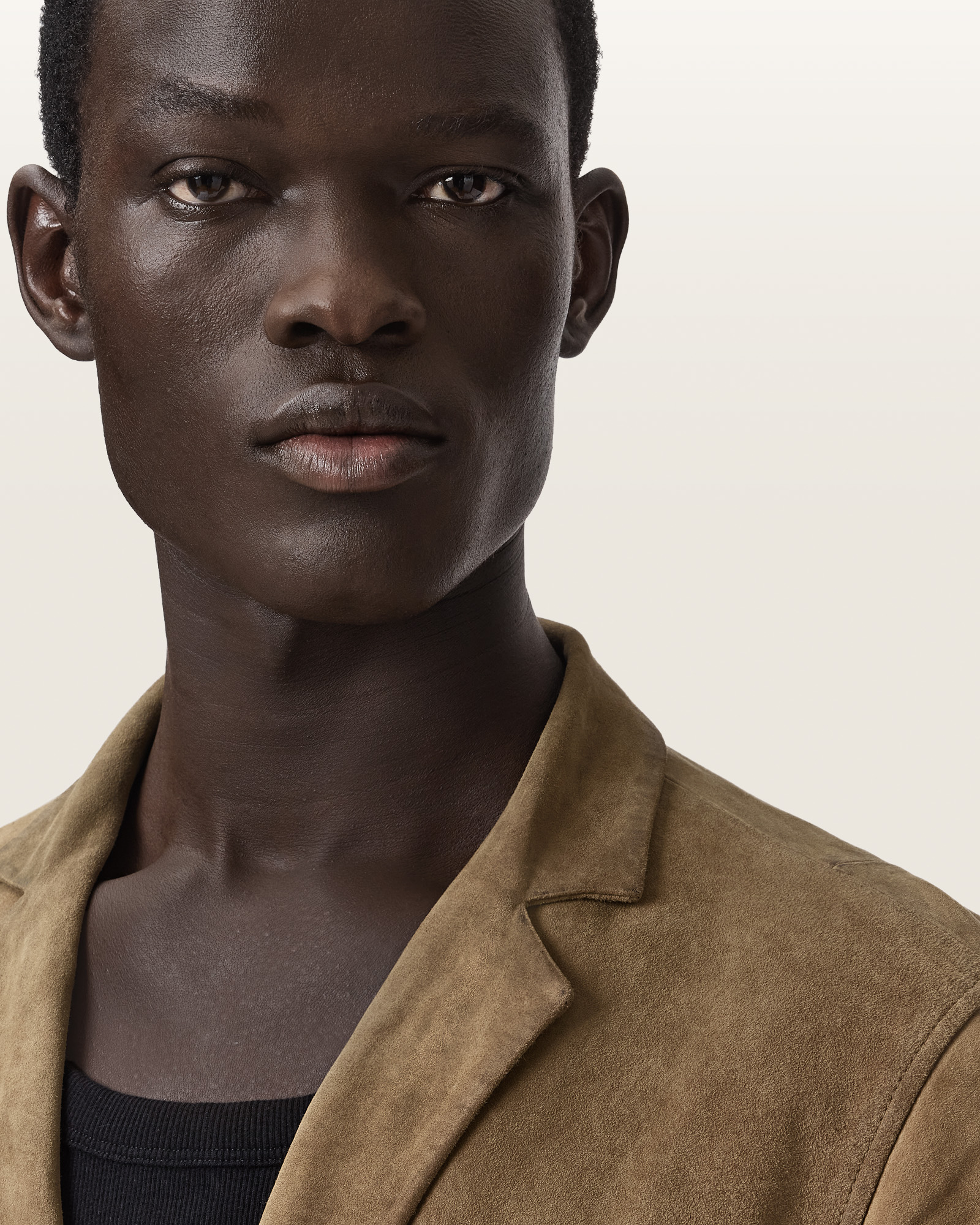 LAPEL COLLAR