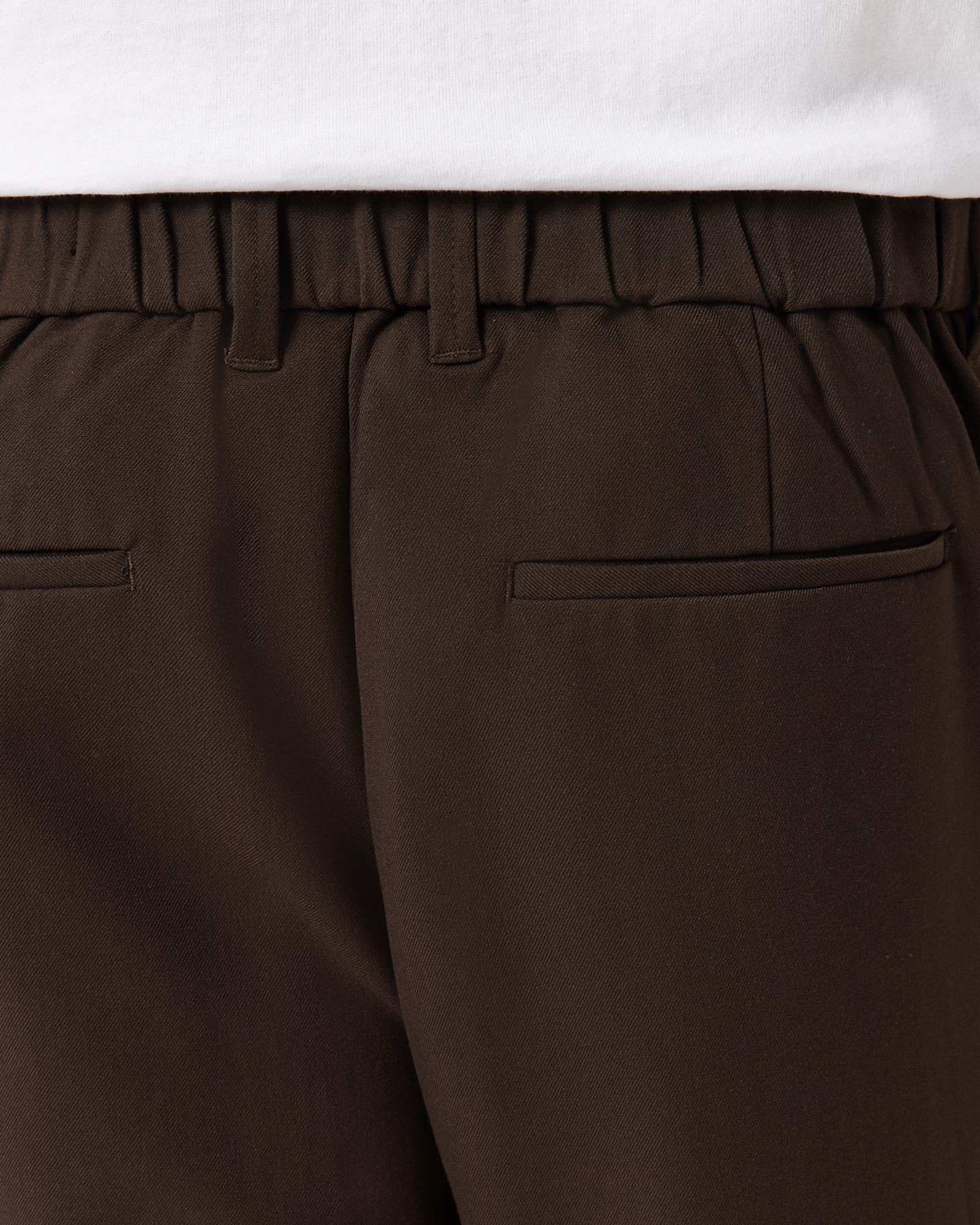 ELASTICATED WAISTBAND