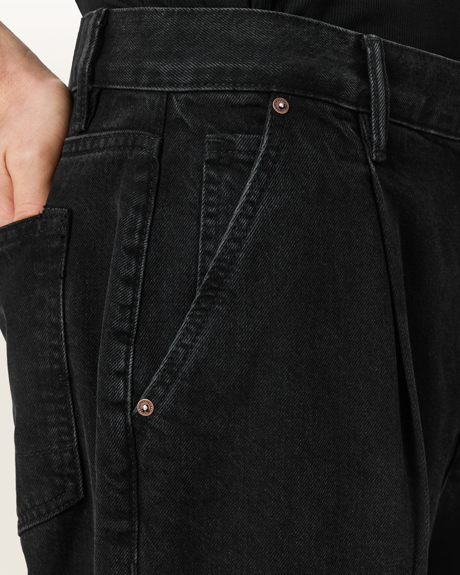 CLASSIC DETAILS