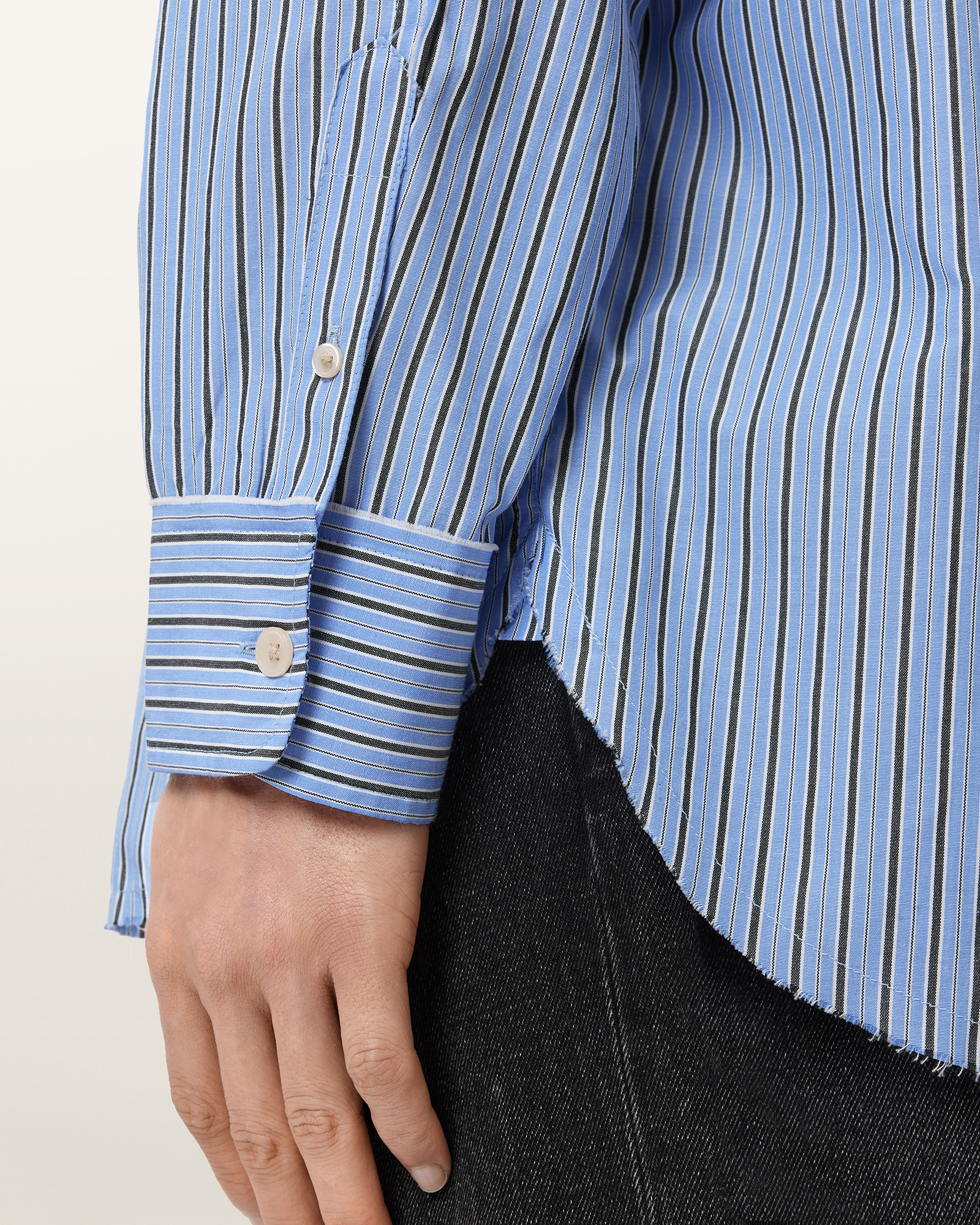 BUTTON CLOSURE