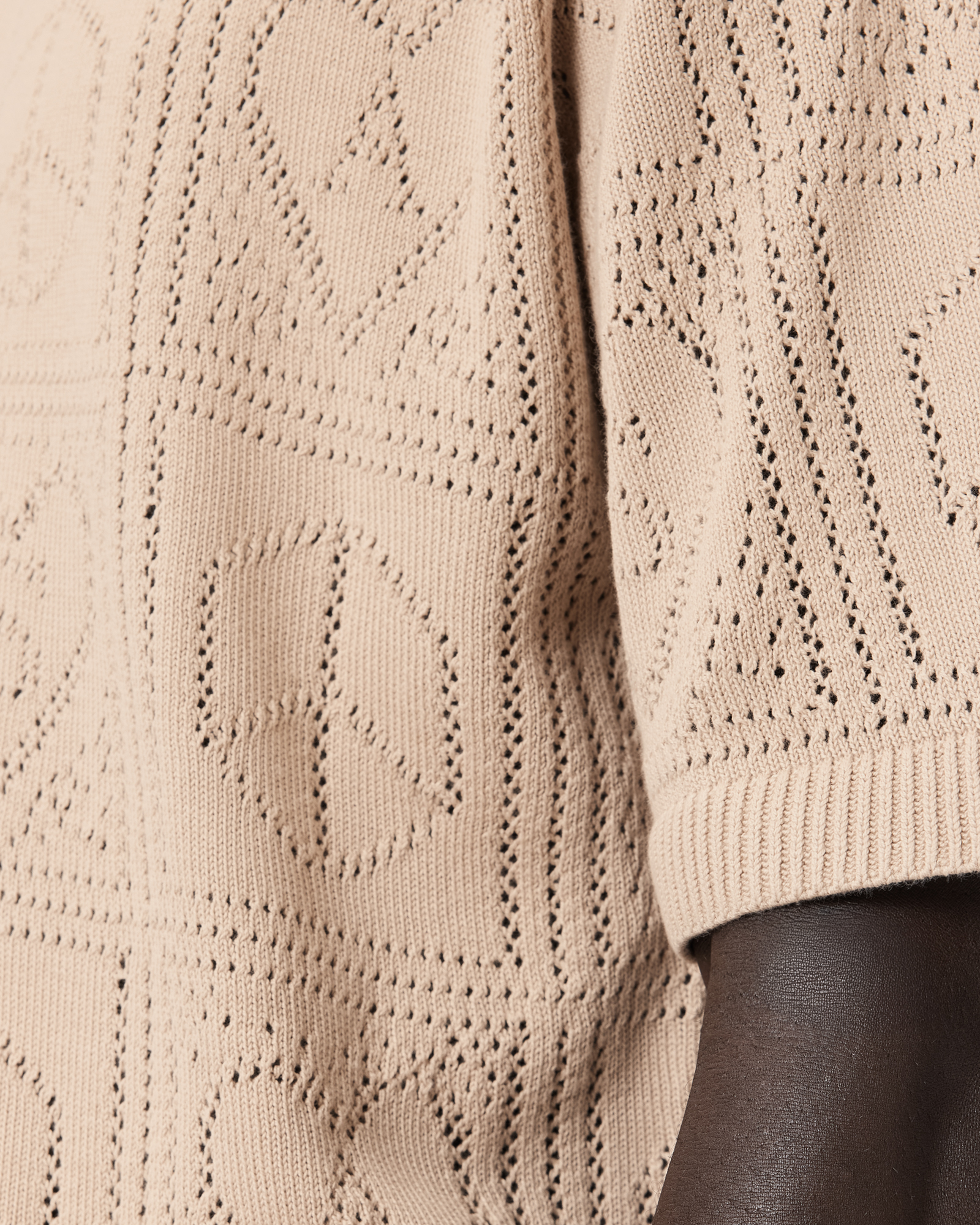 TEXTURED CONSTRUCTION