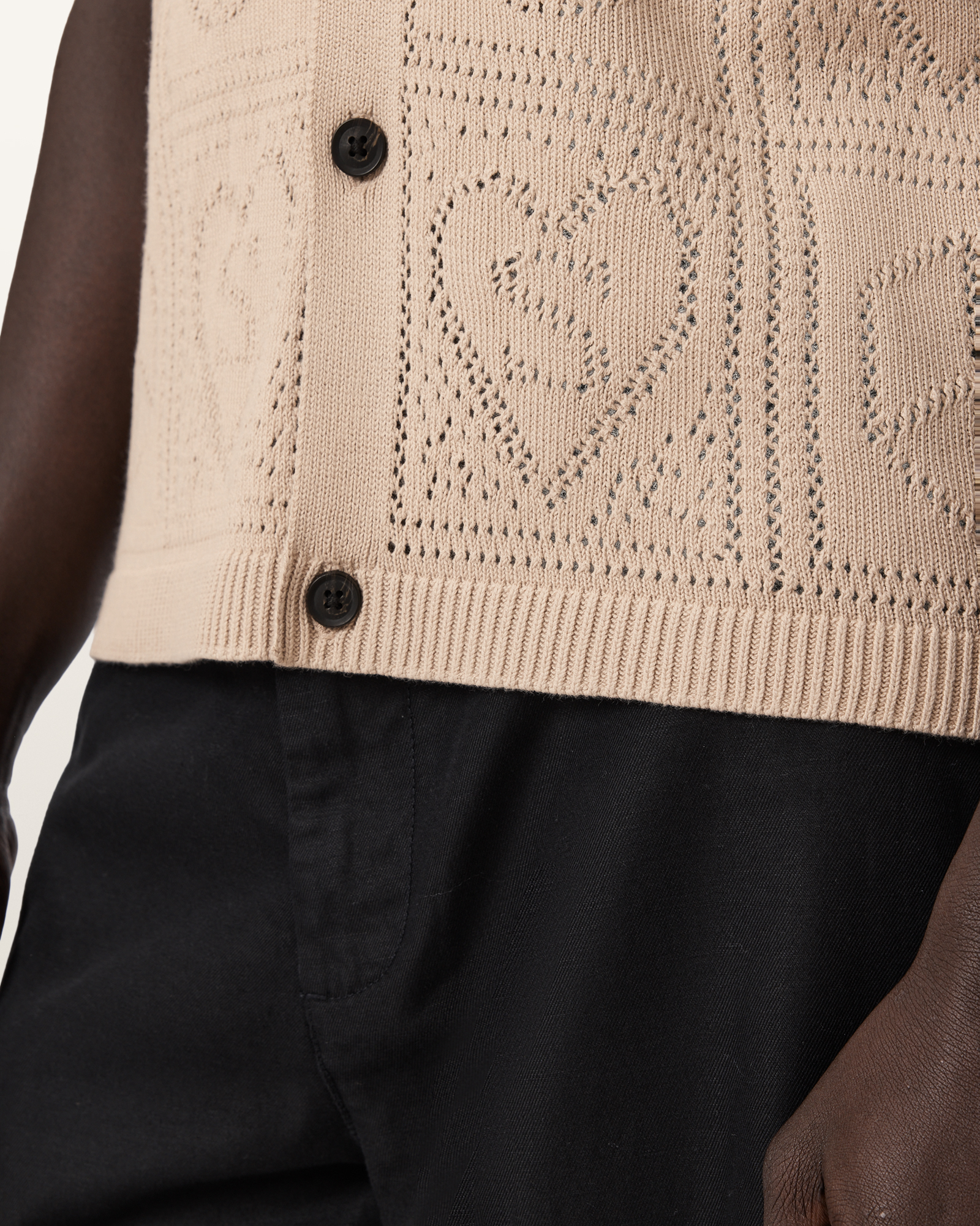 BUTTON CLOSURE