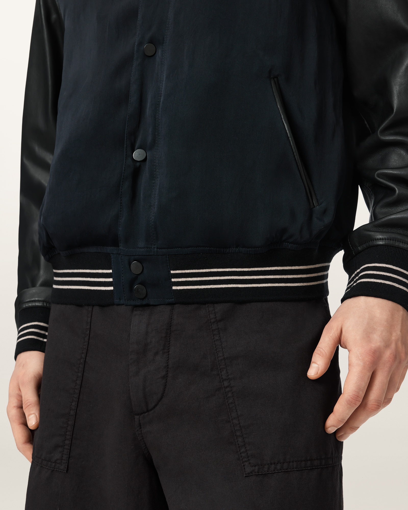 STRIPED RIB DETAILING