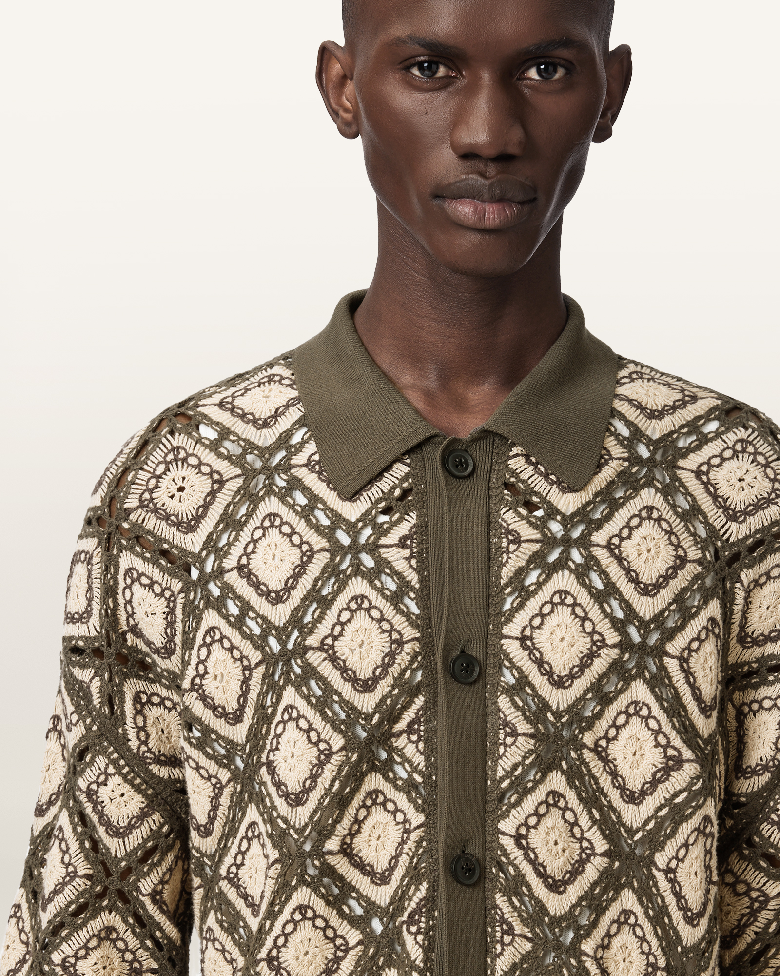 BUTTON CLOSURE