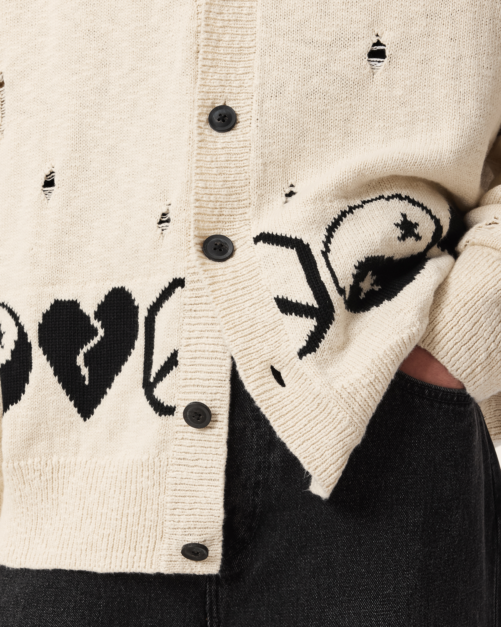 GRAPHIC JACQUARD