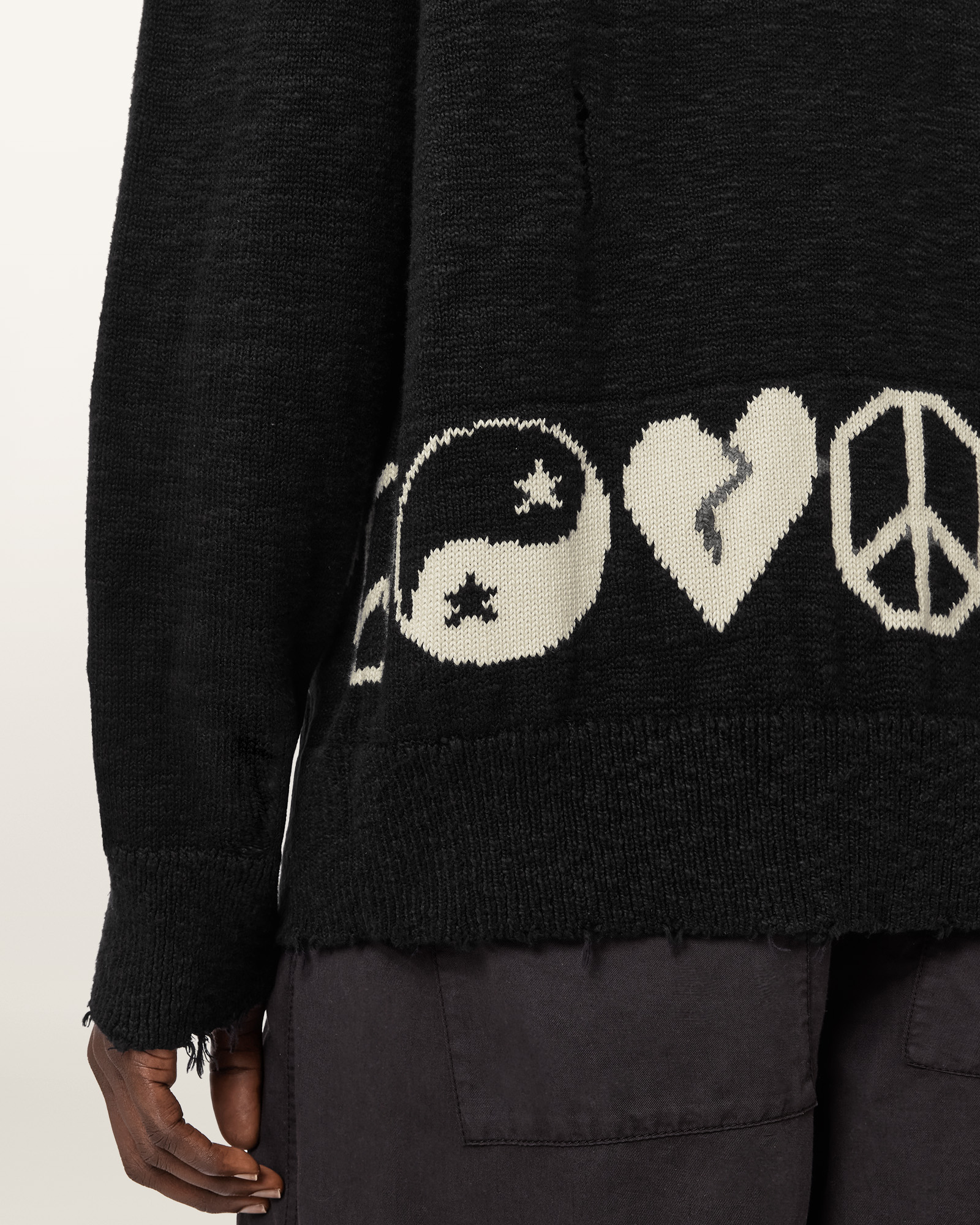 GRAPHIC JACQUARD