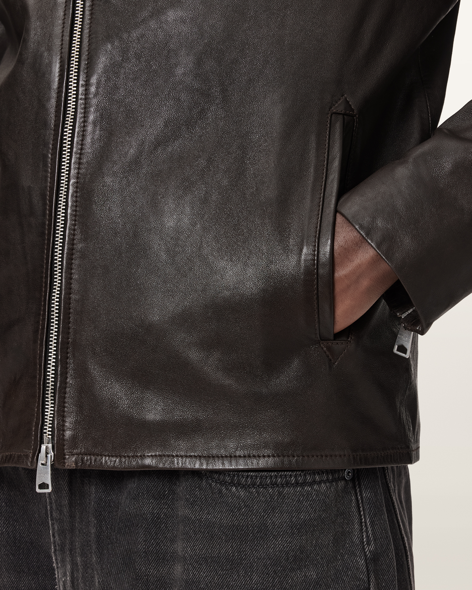 ZIPPED WELT POCKETS