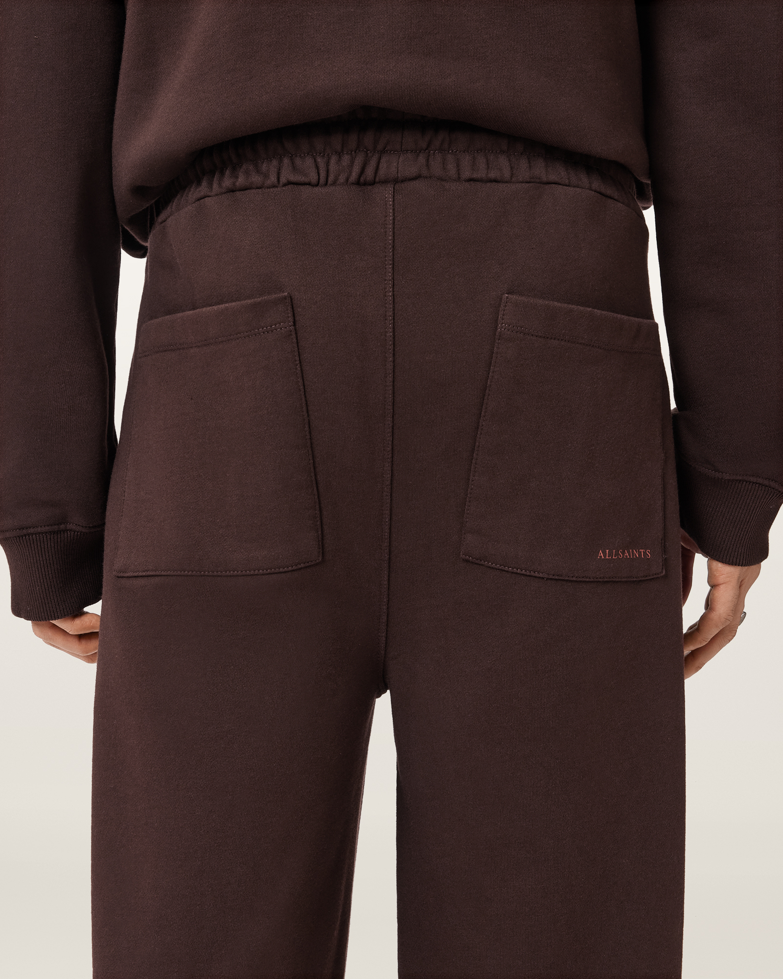 ELASTICATED WAISTBAND