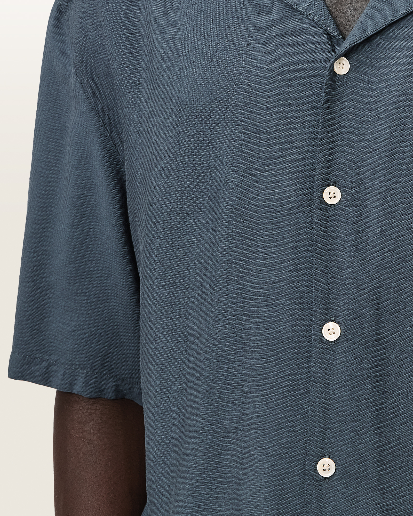 BUTTON CLOSURE