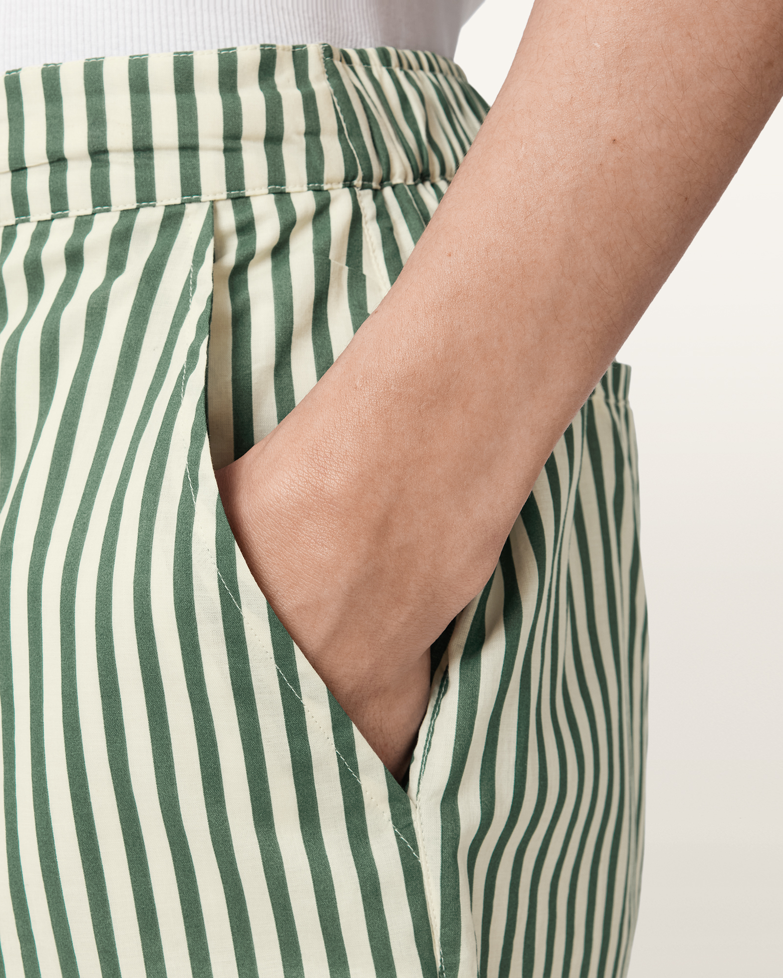 SIDE POCKETS