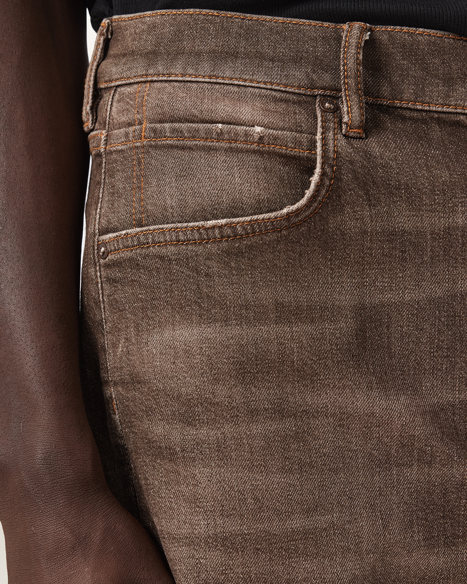 CLASSIC DETAILS