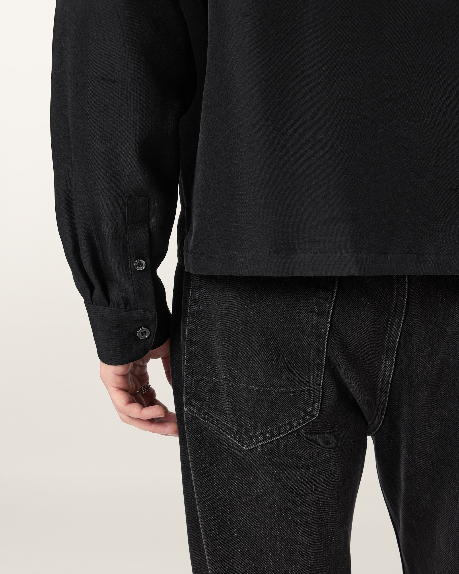 BUTTON CLOSURE