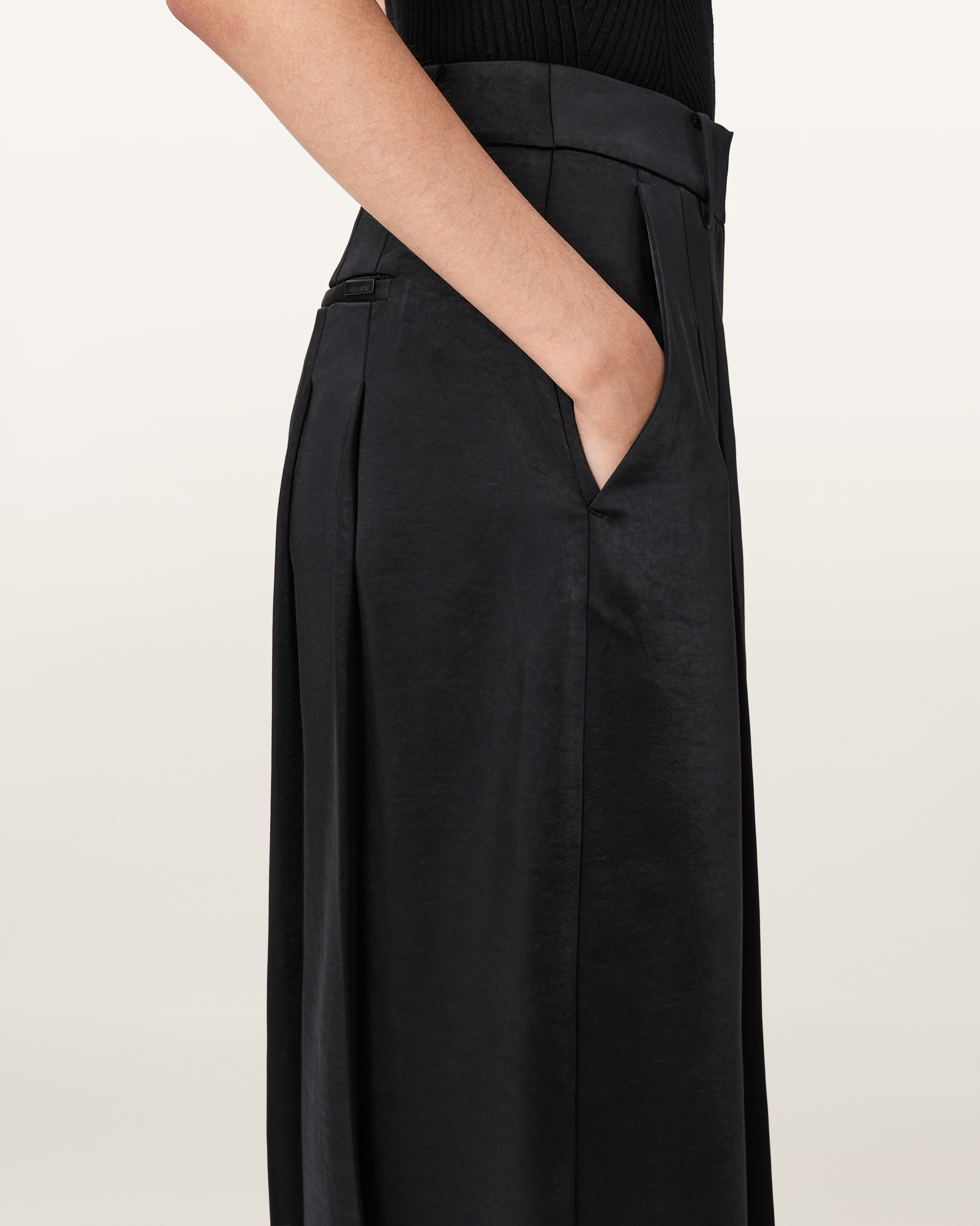 FLUID SATIN