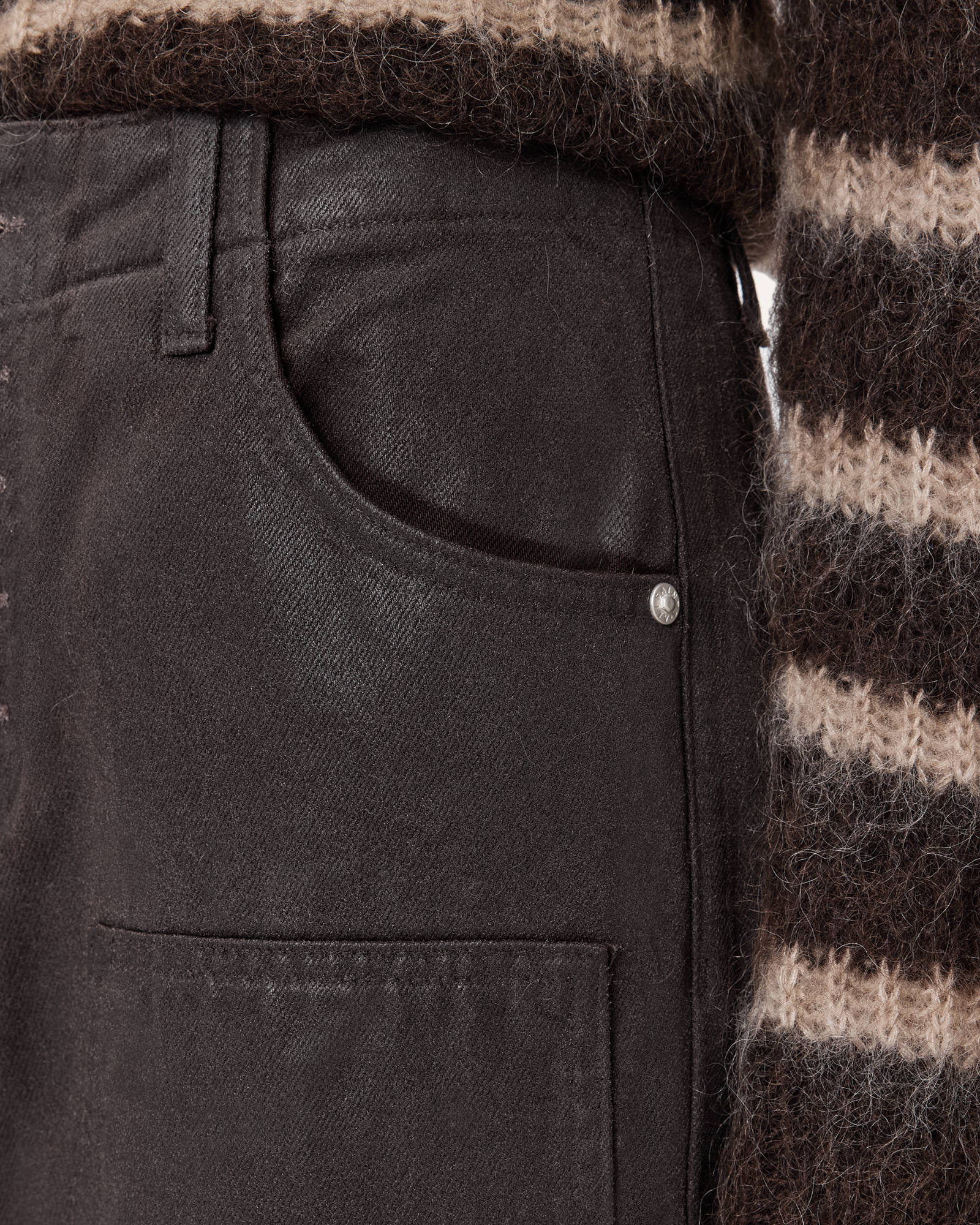 CLASSIC DETAILS