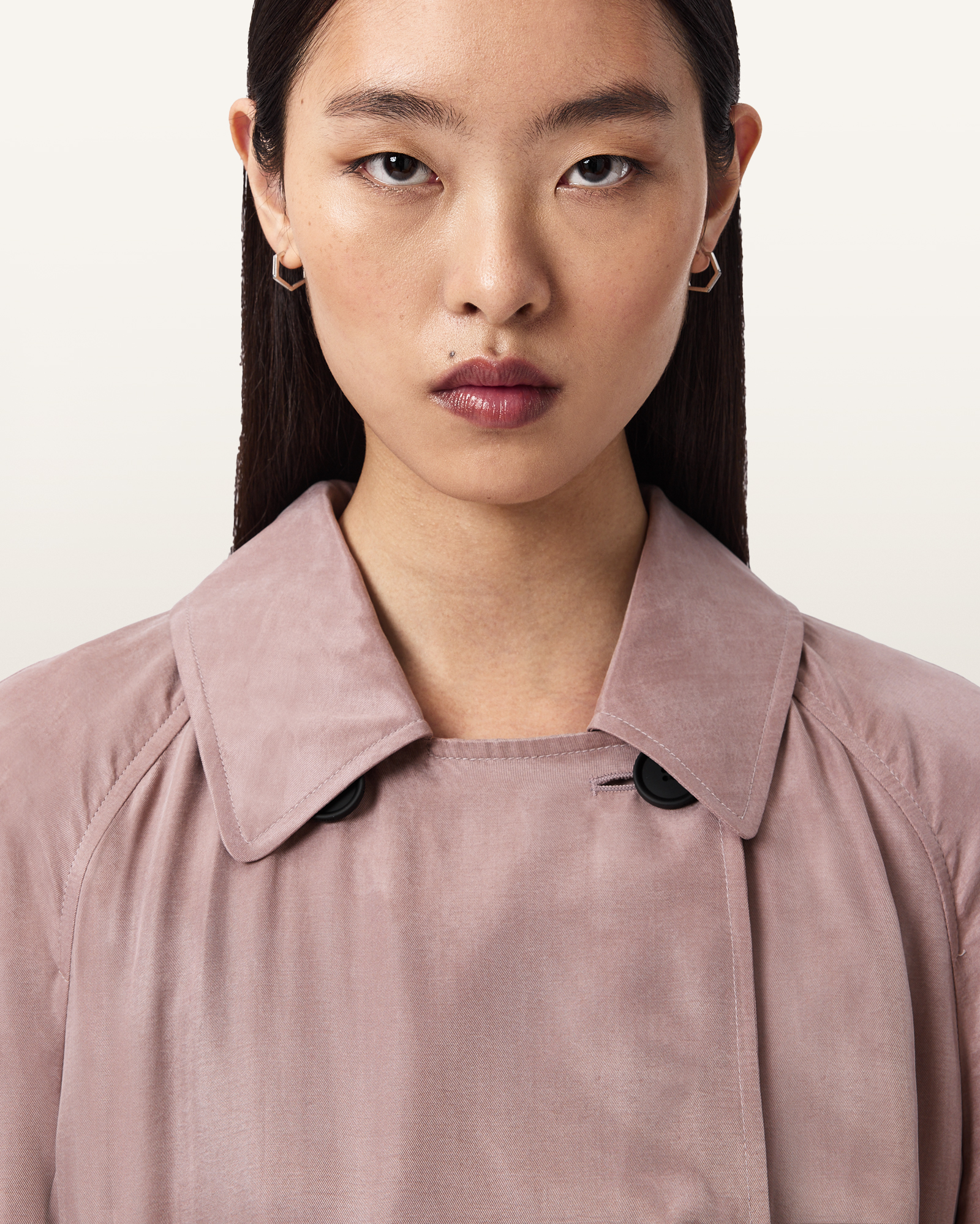 LAPEL COLLAR