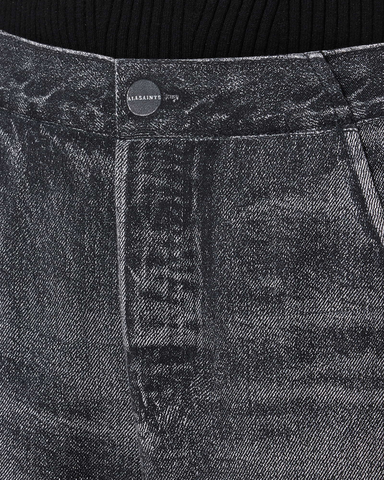 ILLUSION OF JEANS