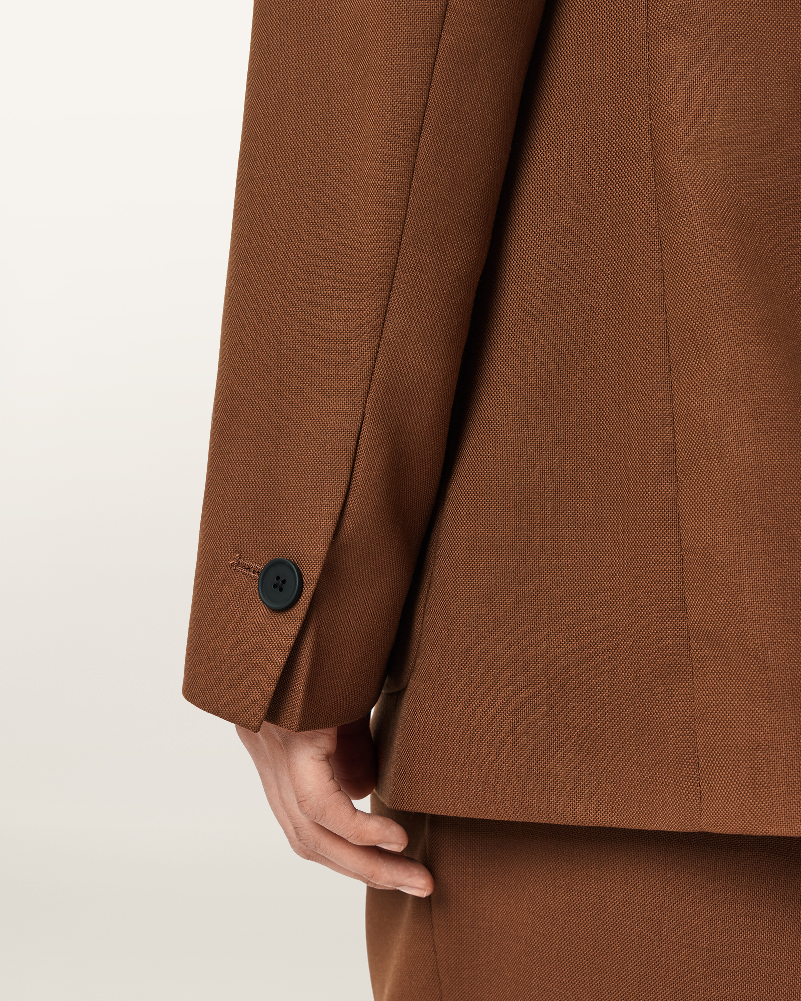 BUTTON CLOSURE