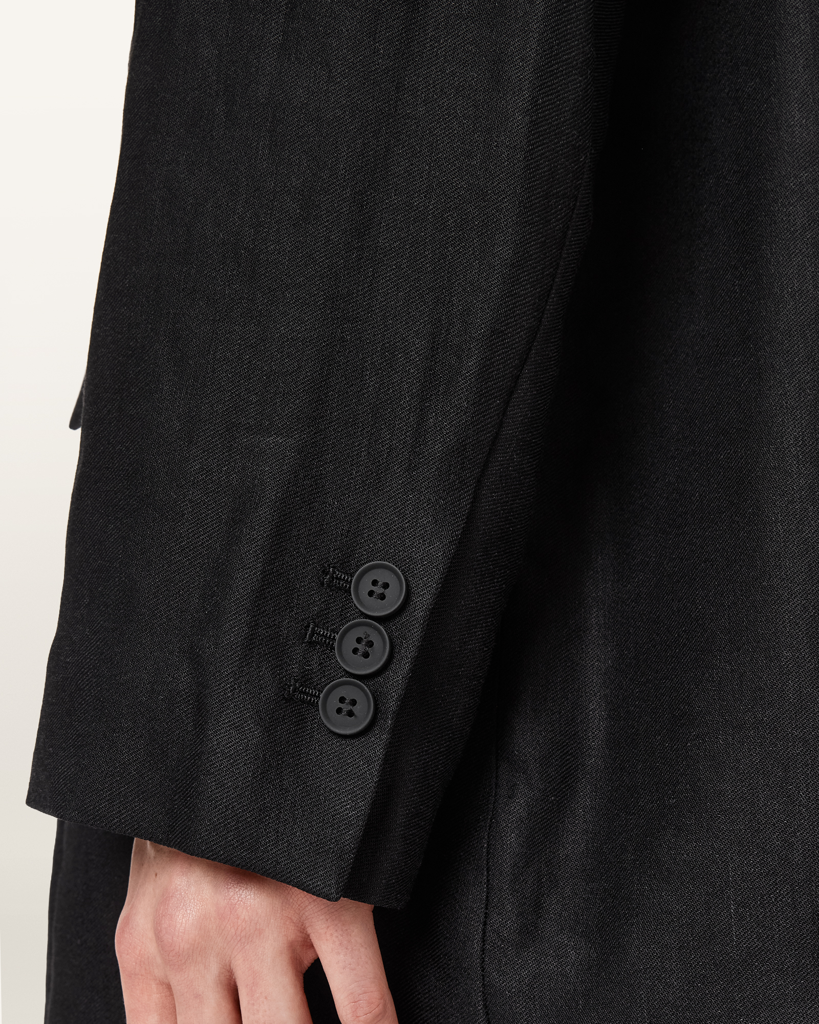 BUTTON CLOSURE