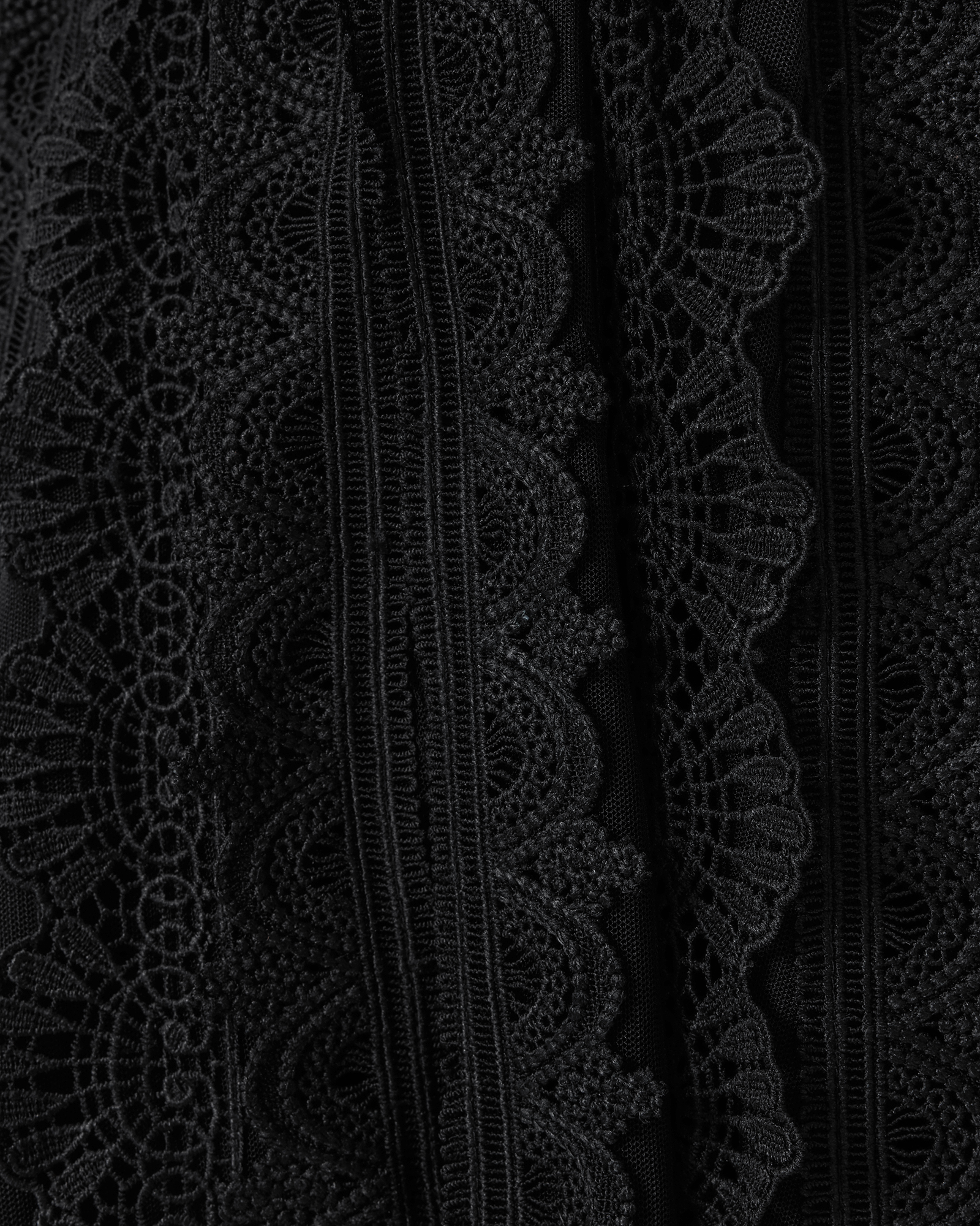 LACE LAYERS