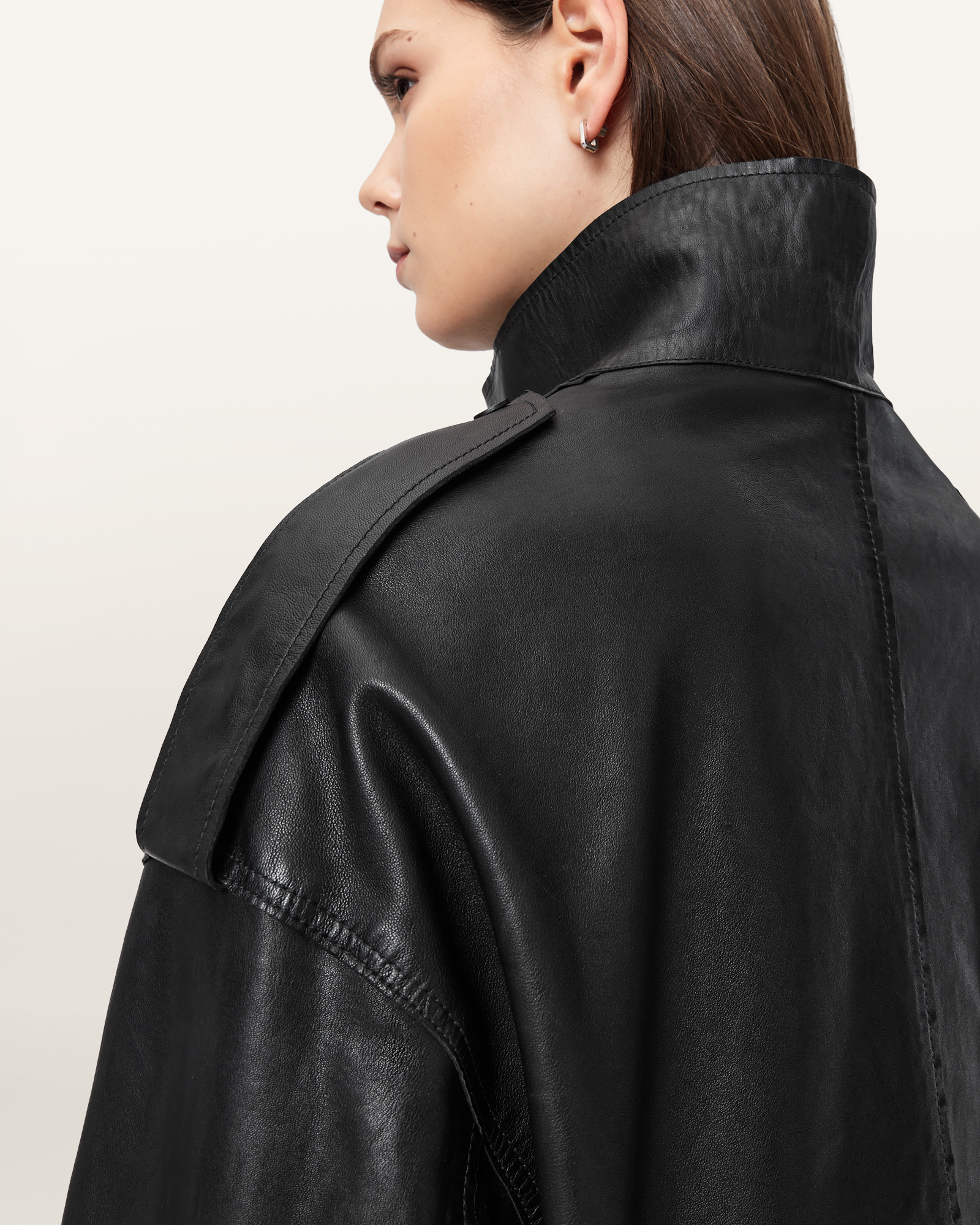 FUNNEL NECK