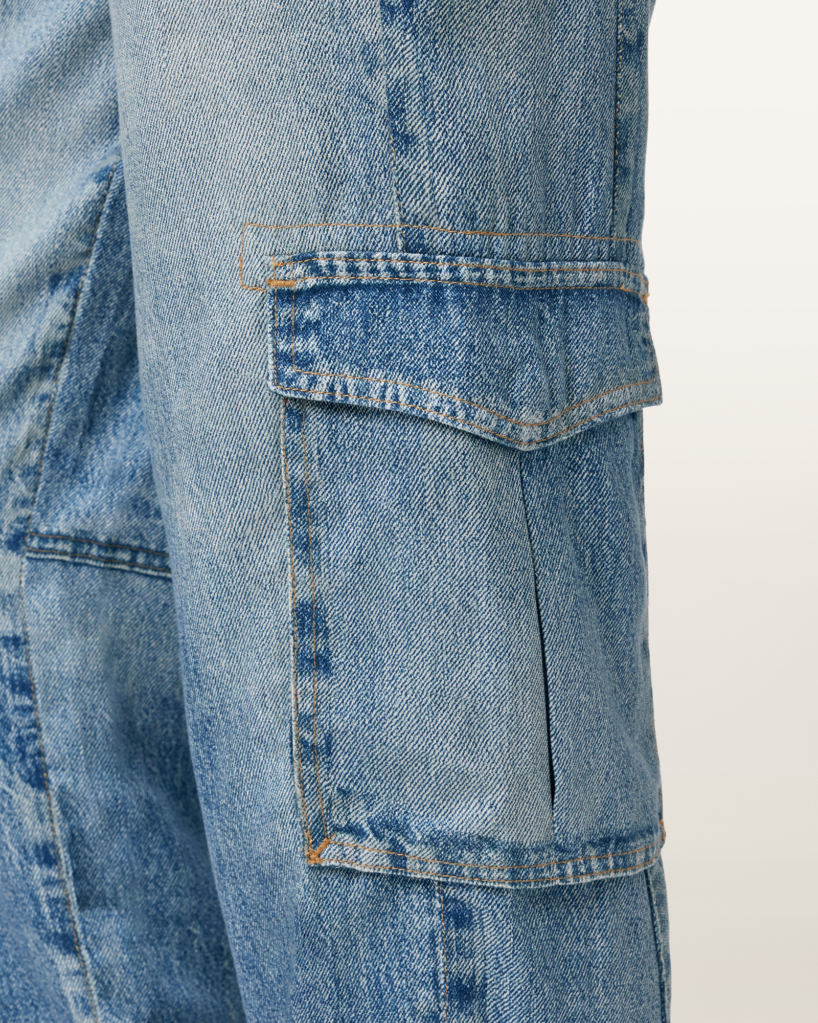 SIDE POCKETS