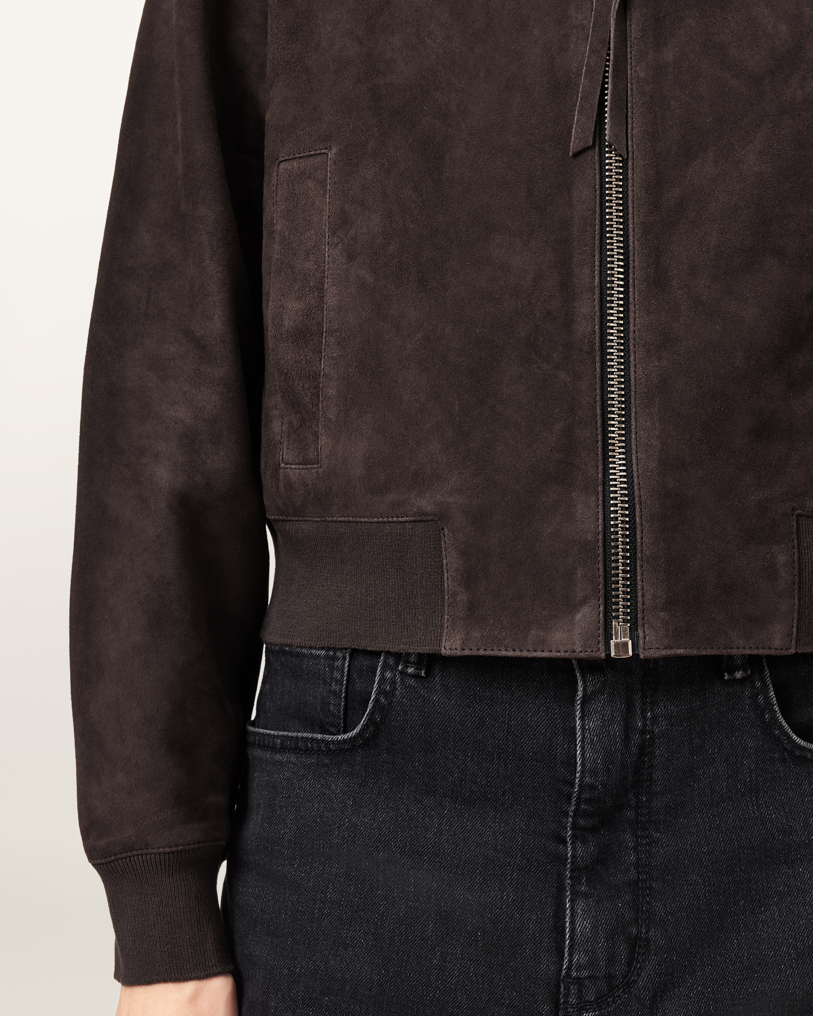 CLASSIC BOMBER DETAILS