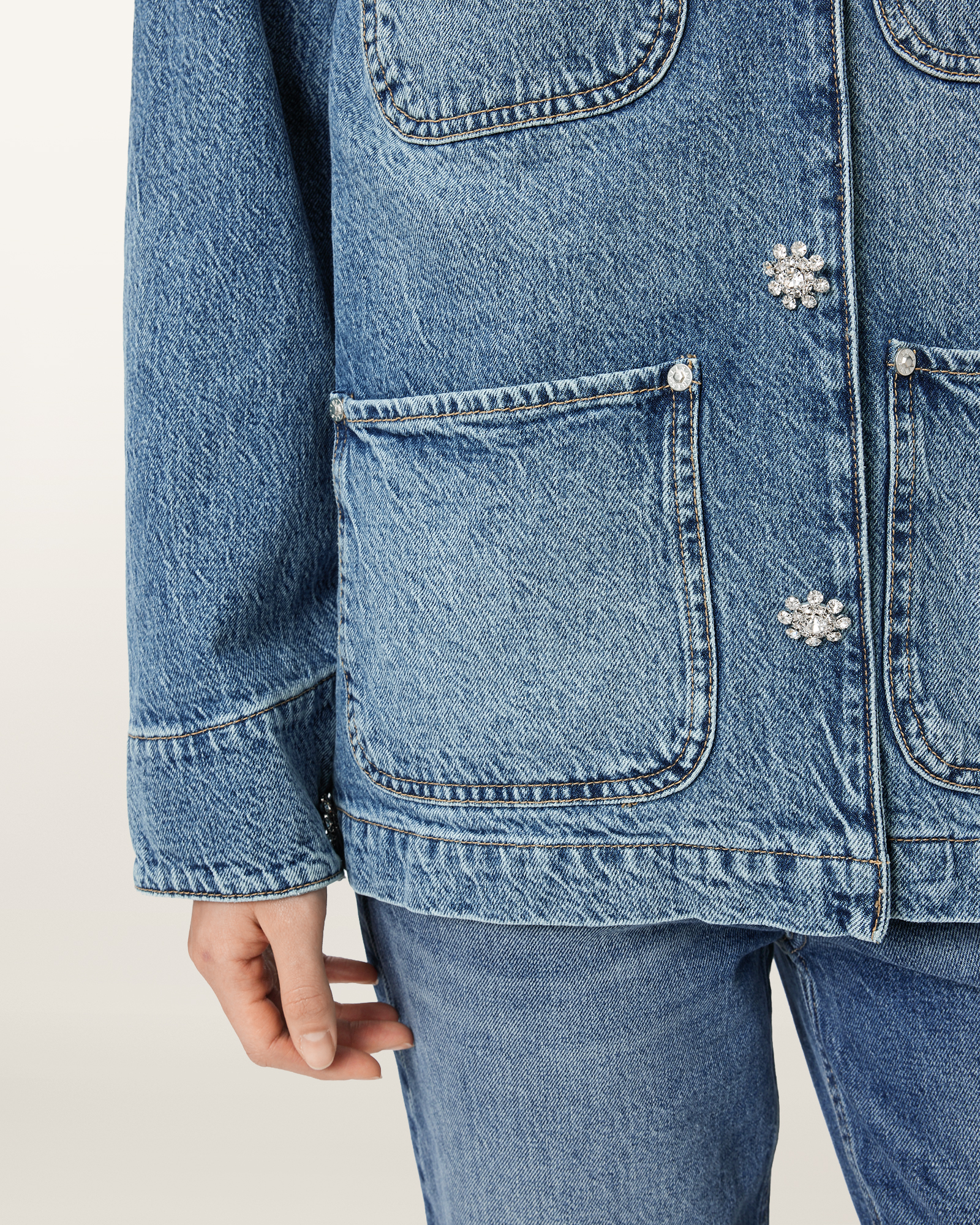 OVERSIZED FIT