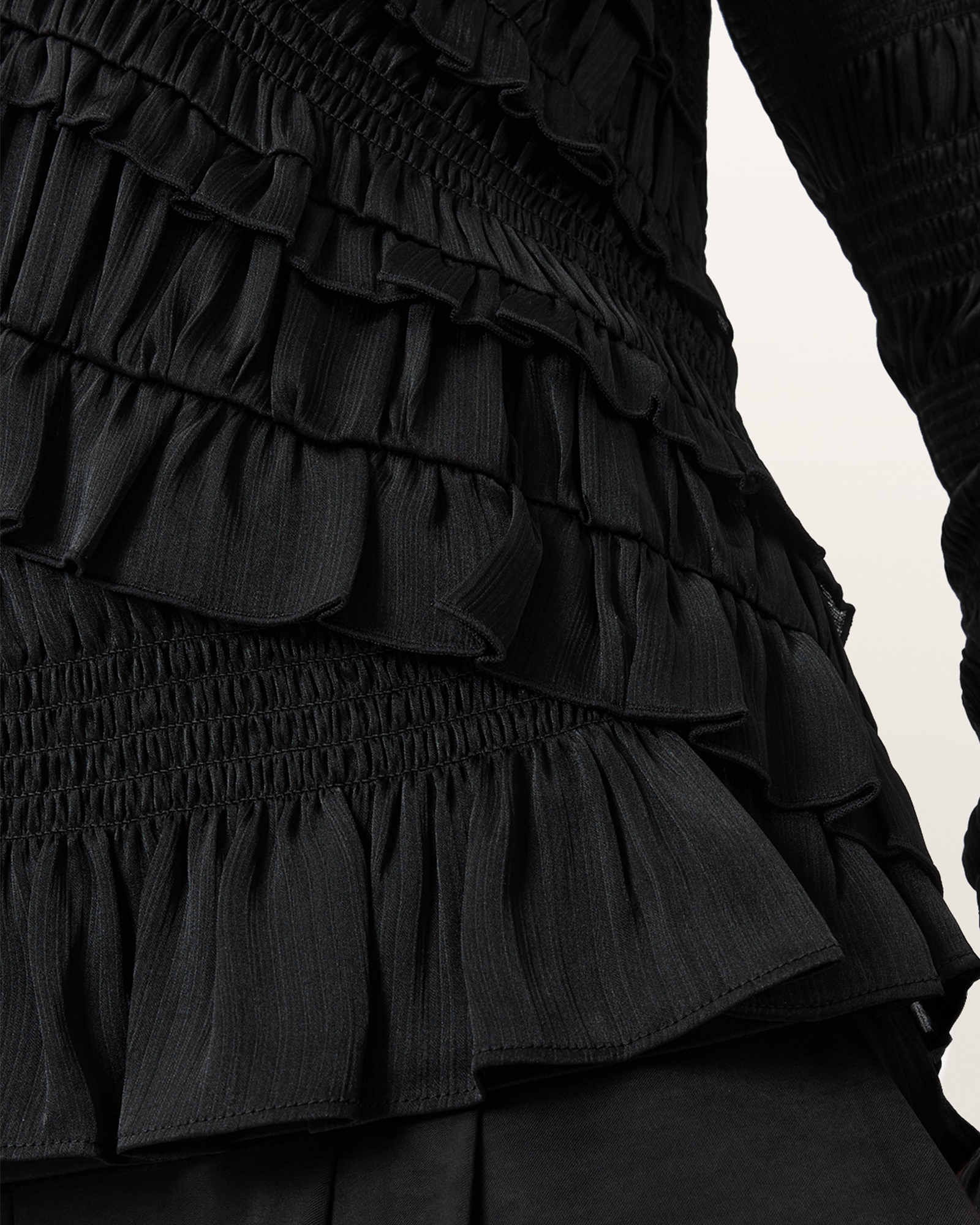 RUFFLE DETAILS