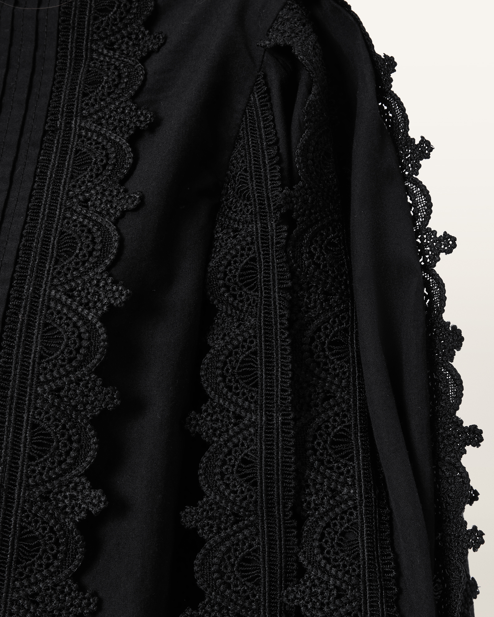 GOTHIC LACE