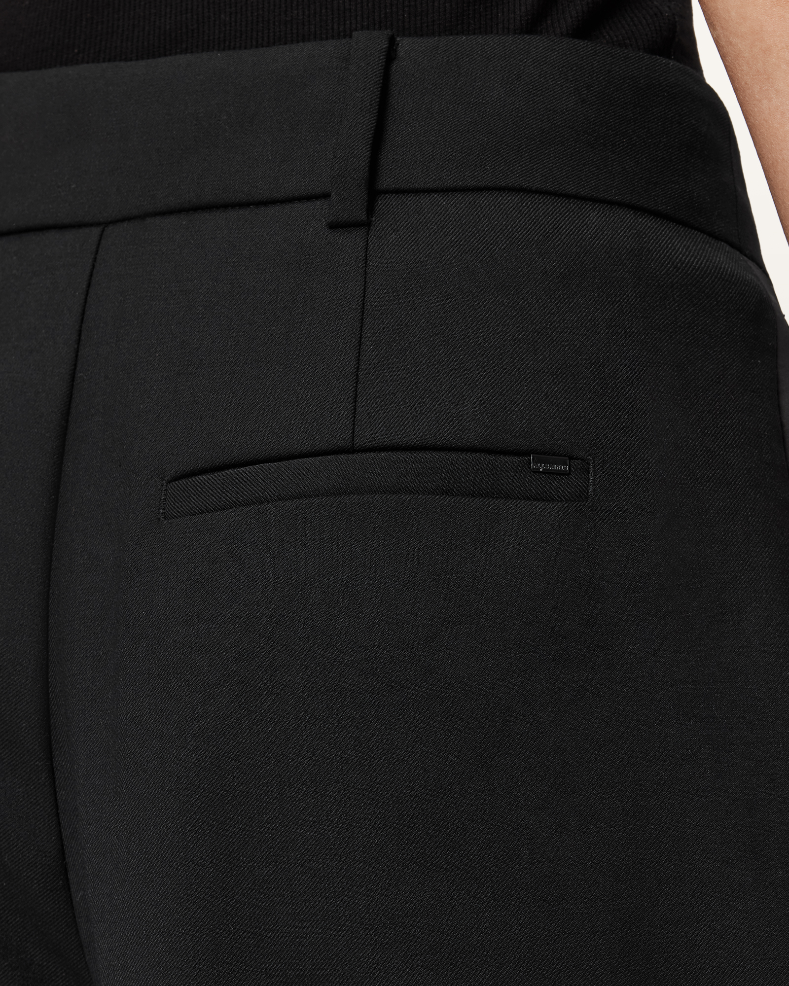 CLASSIC DETAILS