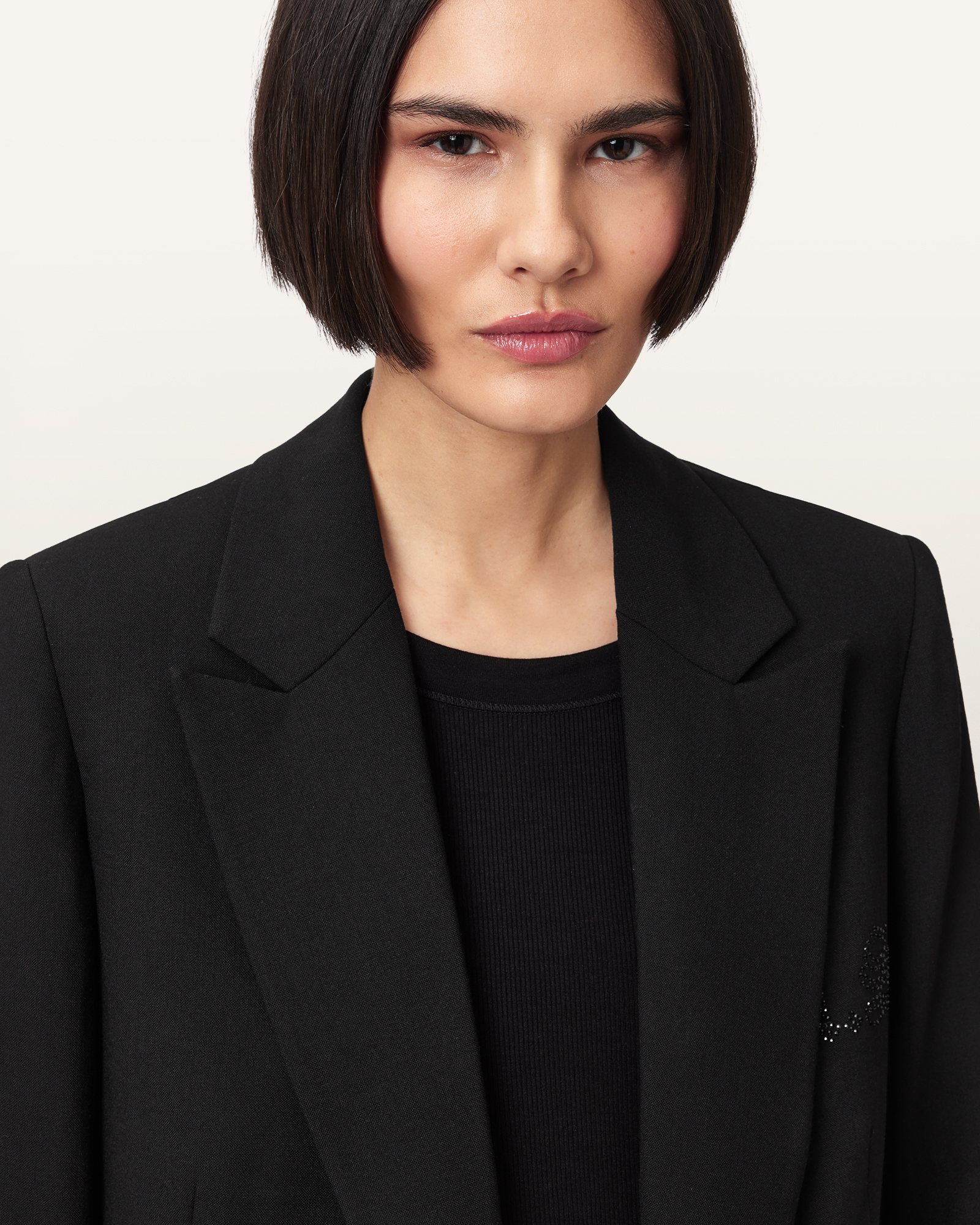 LAPEL COLLAR