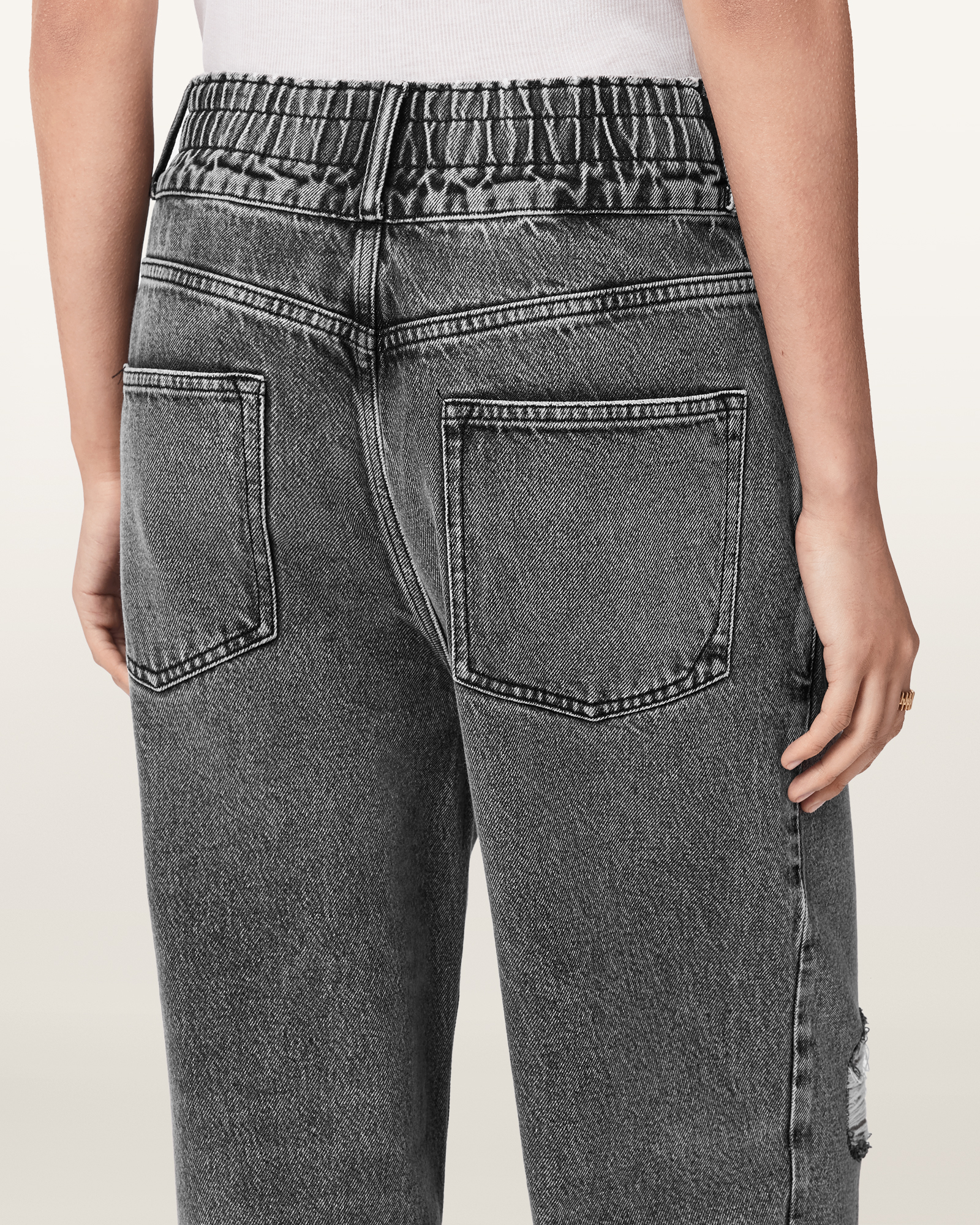 ELASTICATED WAISTBAND