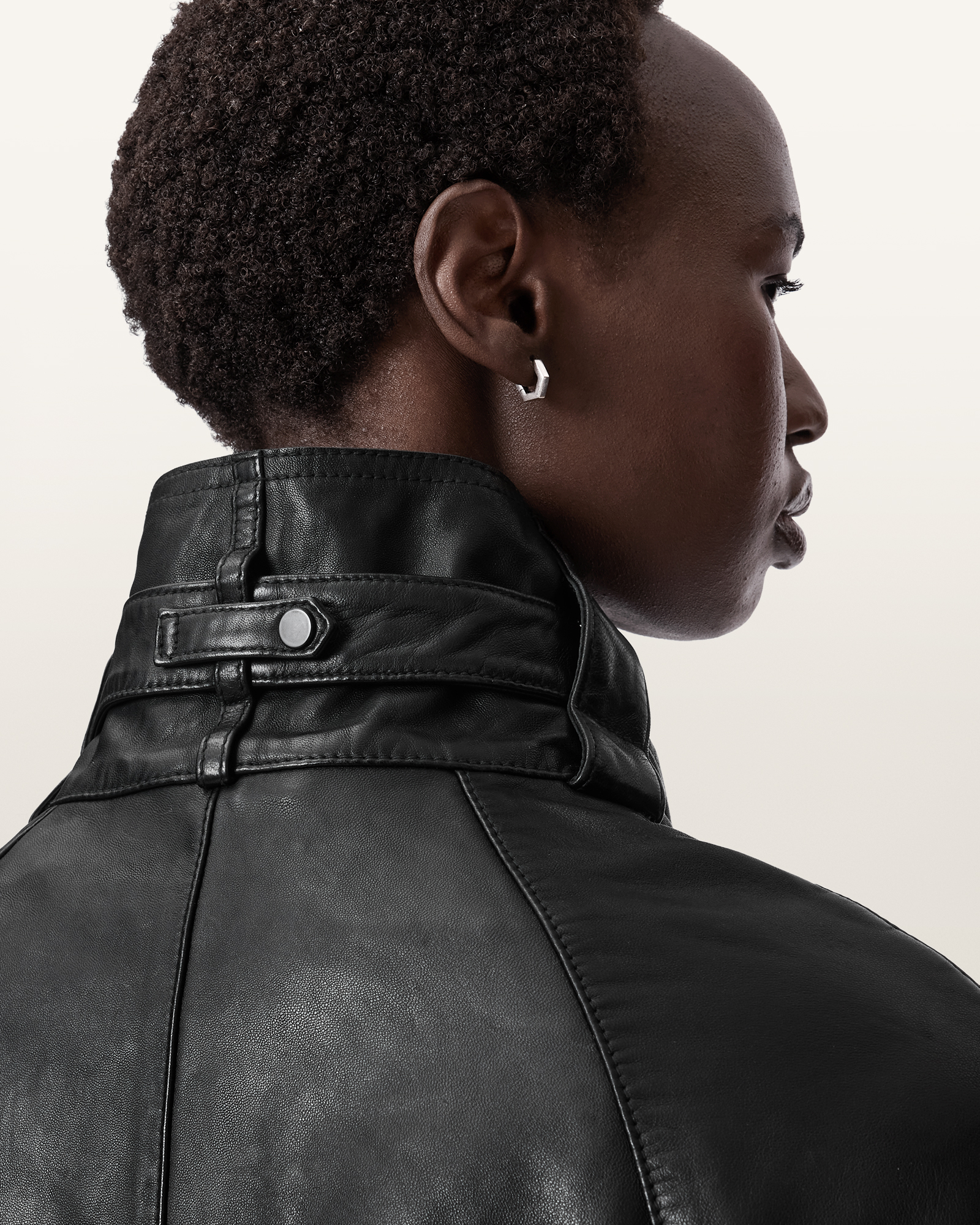 FUNNEL NECK
